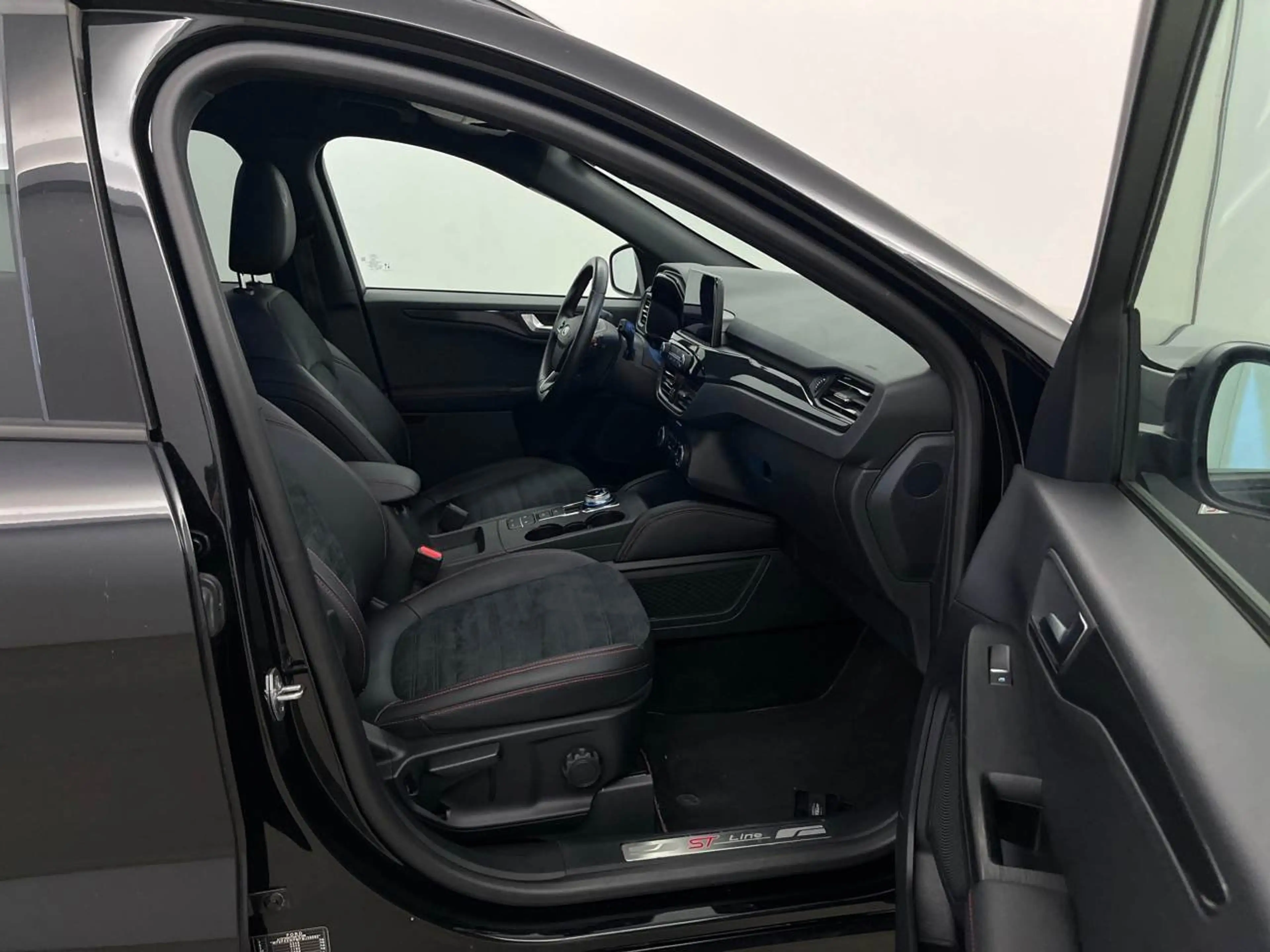 Ford Kuga 2.0 EcoBlue ST-Line X B&O AHK SpoSi StHz — photo 8