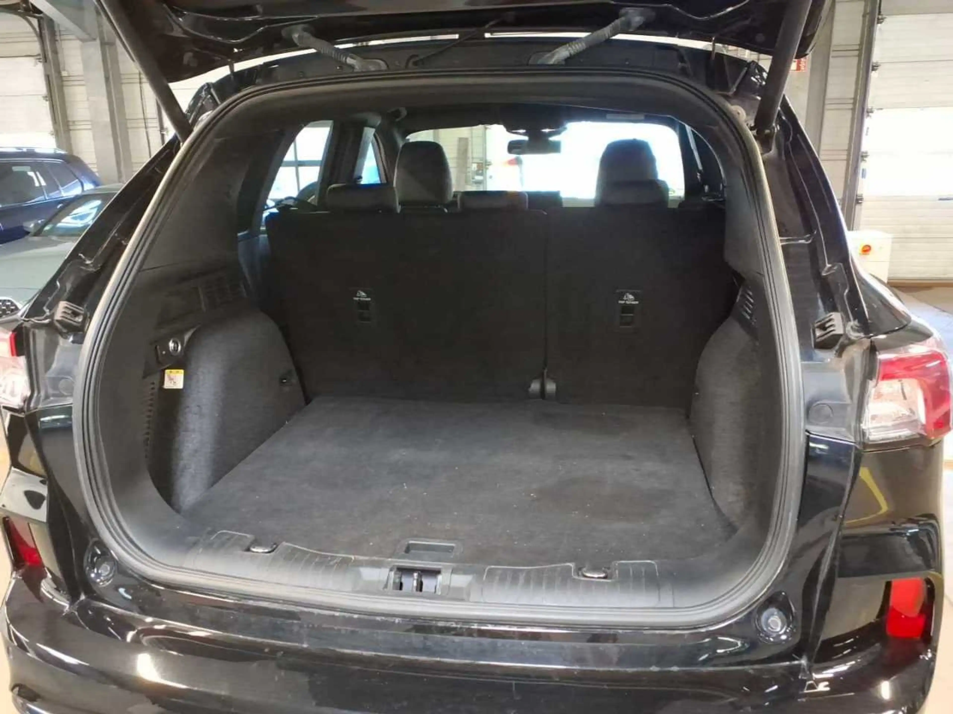 Ford Kuga 2.0 EcoBlue ST-Line X B&O AHK SpoSi StHz — photo 12