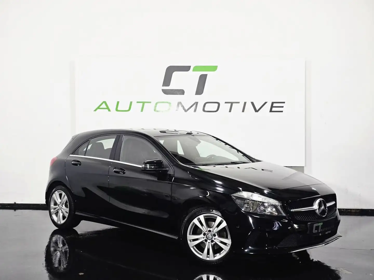 Mercedes-Benz A 180 Aut. Schwarz - 1