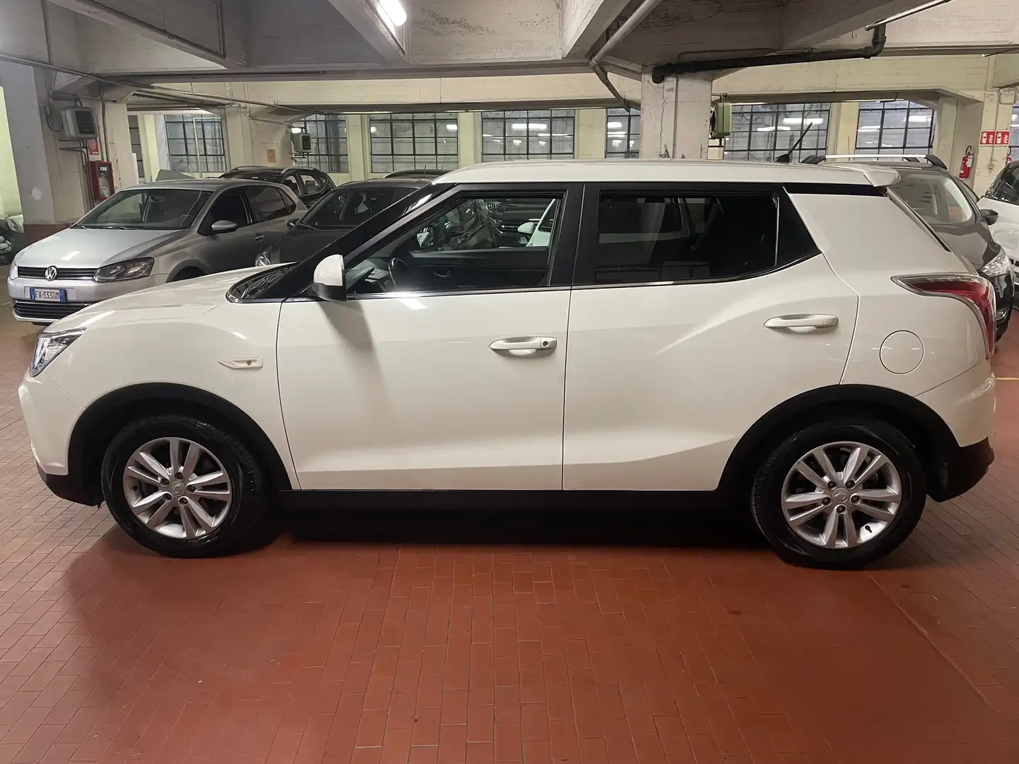 SsangYong Tivoli 1.6 Be 2wd Noir - 2