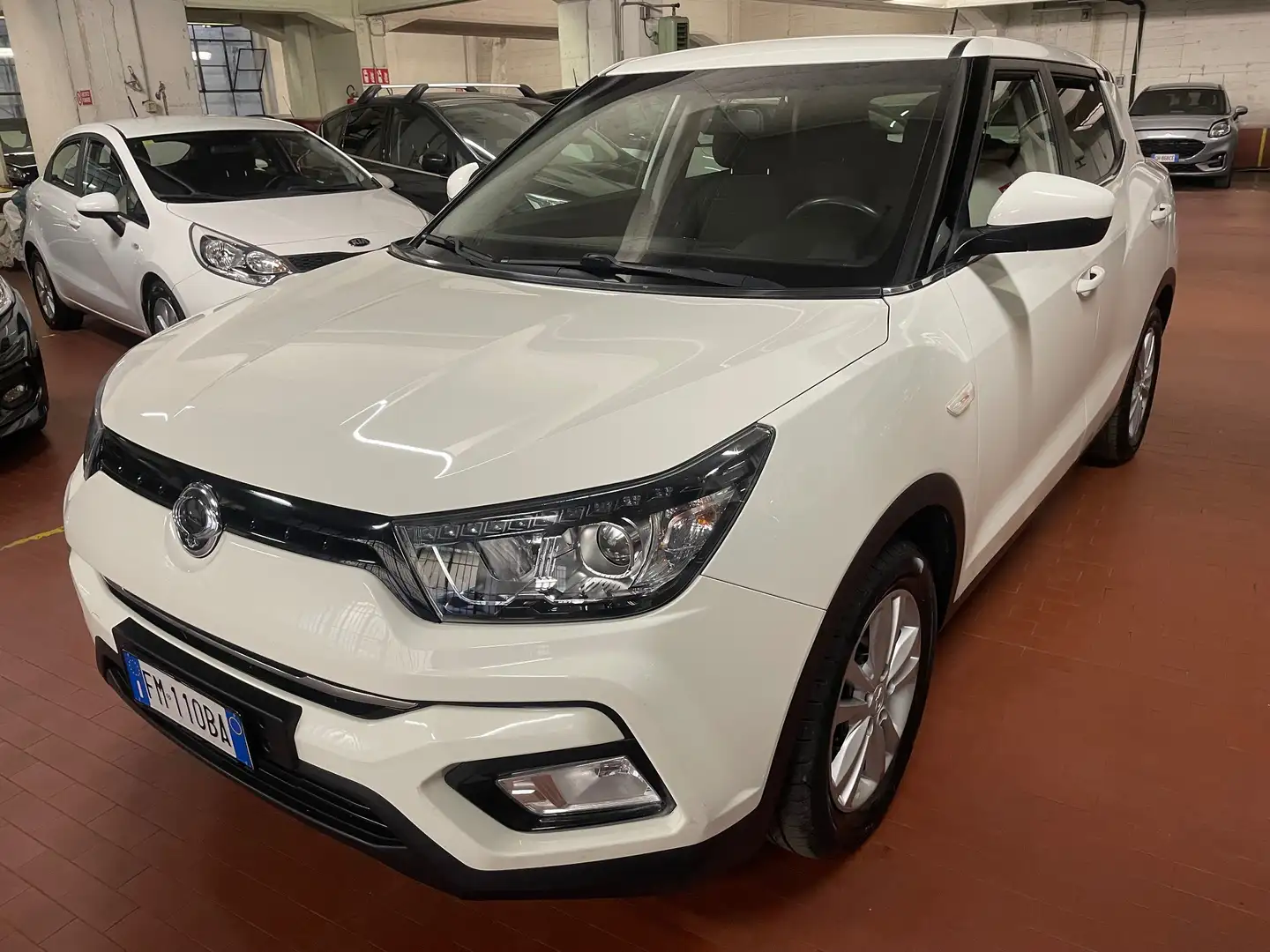 SsangYong Tivoli 1.6 Be 2wd Noir - 1