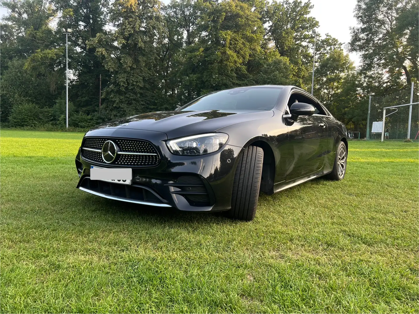 Mercedes-Benz E 300 AMG-Paket / Widescreen / Distornic+ Schwarz - 1