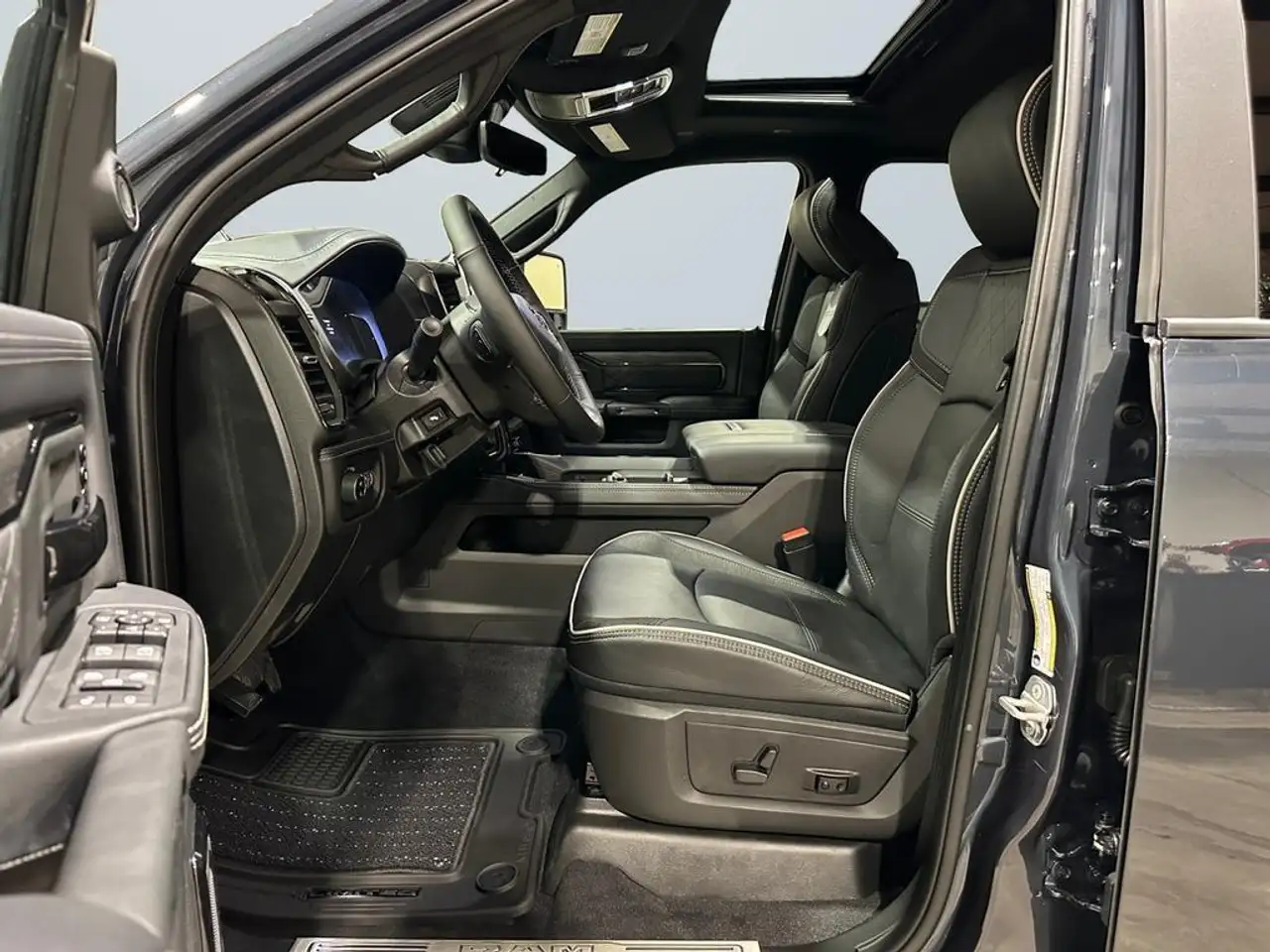 RAM 3500 снимка RAM 3500