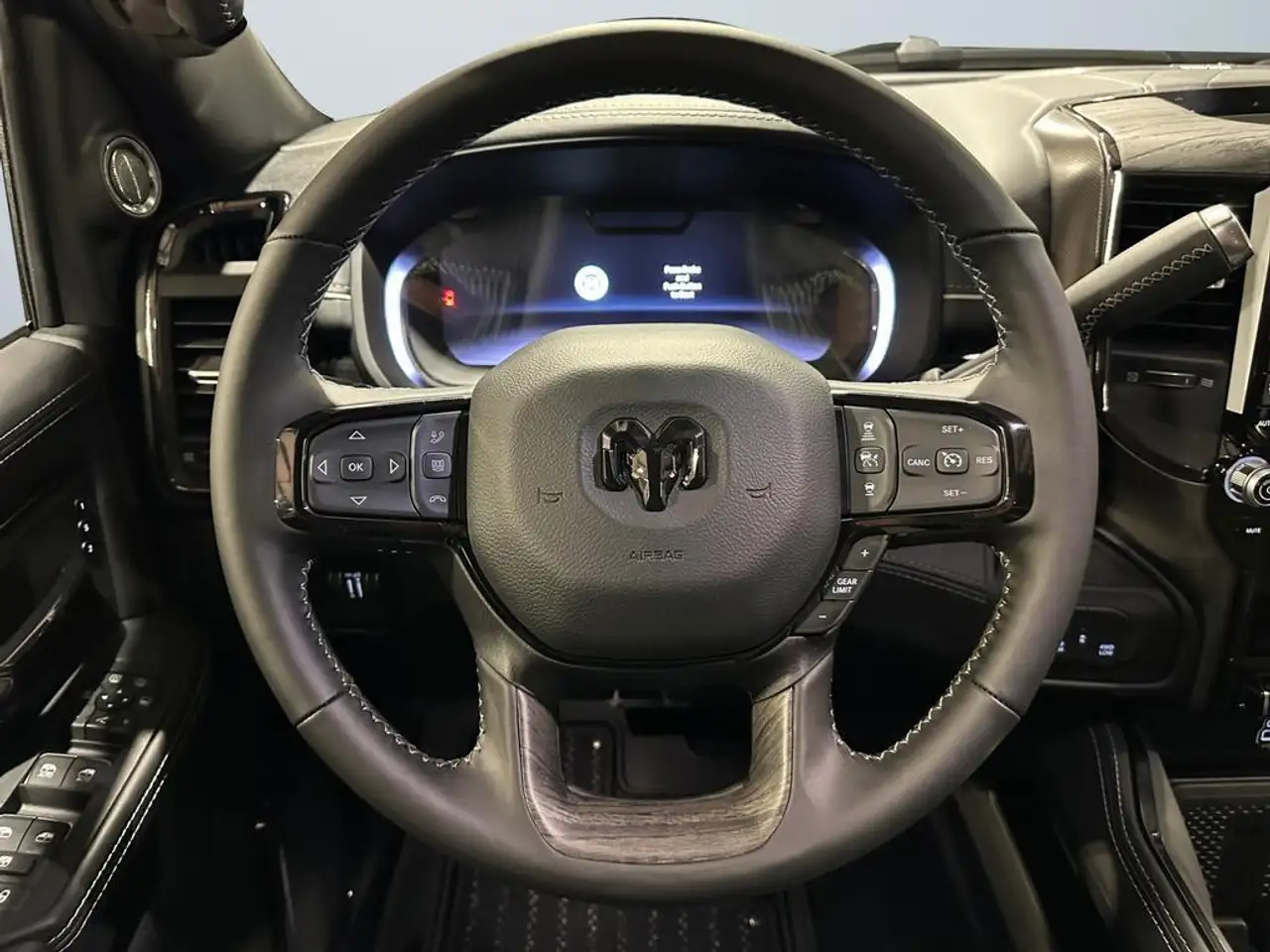 RAM 3500 снимка RAM 3500