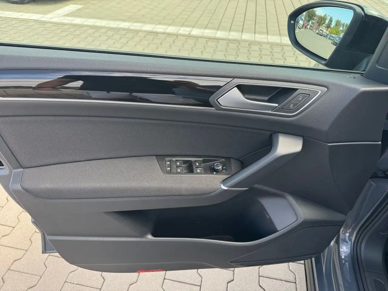 Volkswagen Touran Highline 1.5 TSI, R-LINE/7-SITZE/LED/KAM/, миниатюра 16