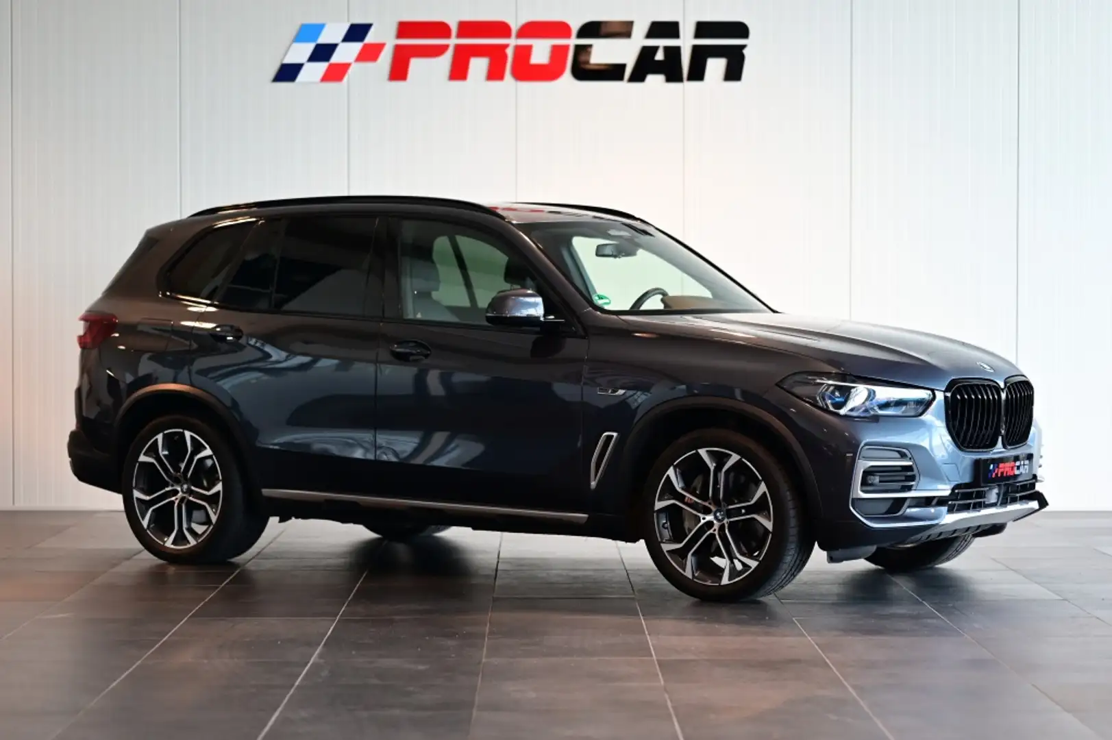 BMW X5 xDrive45e High Exec. 2e eigenaar. BMW garantie Grijs - 1