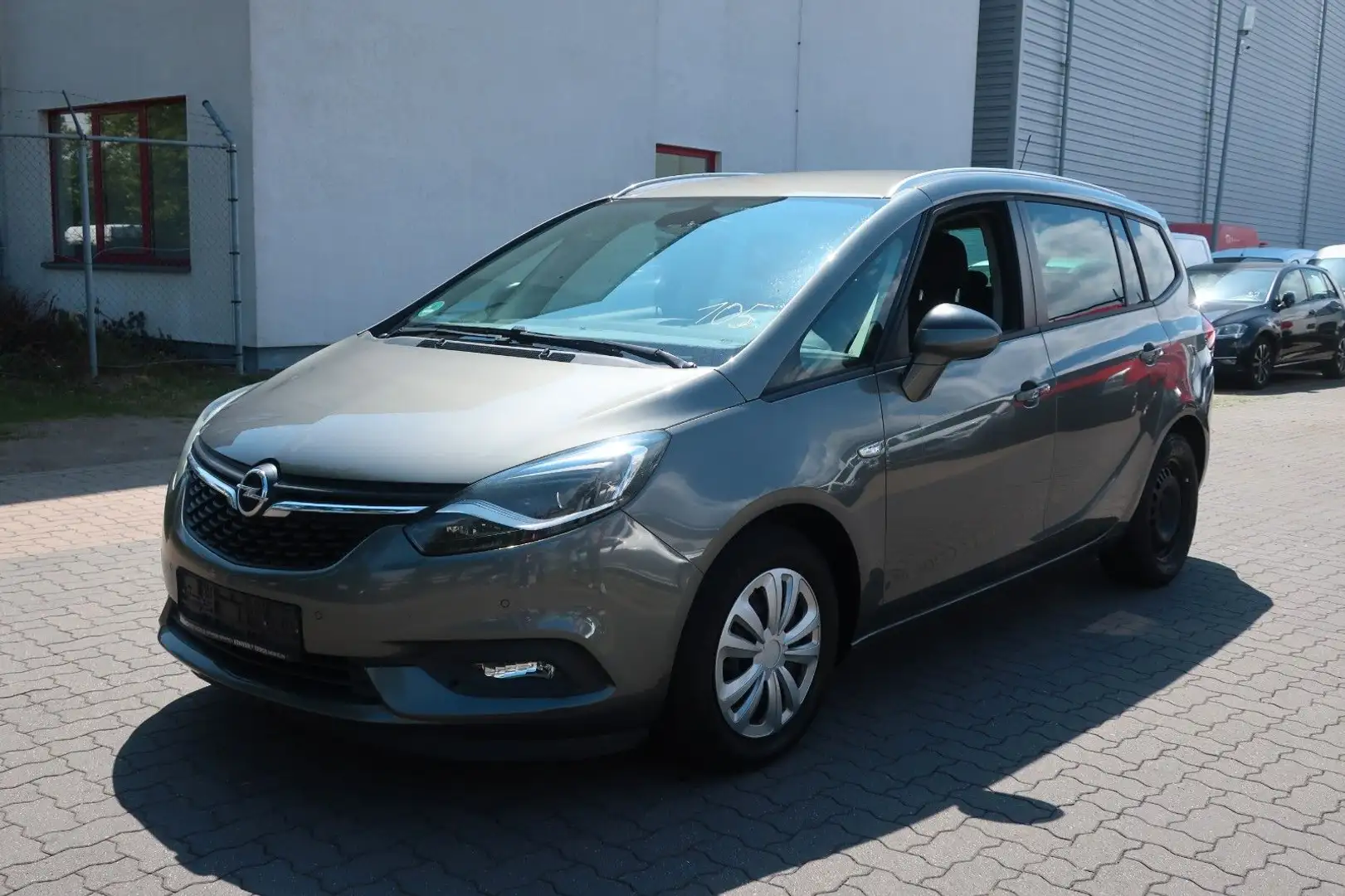 Opel Zafira C Business / 1.Hd. / Klima / Voice/FN:105 Grau - 1