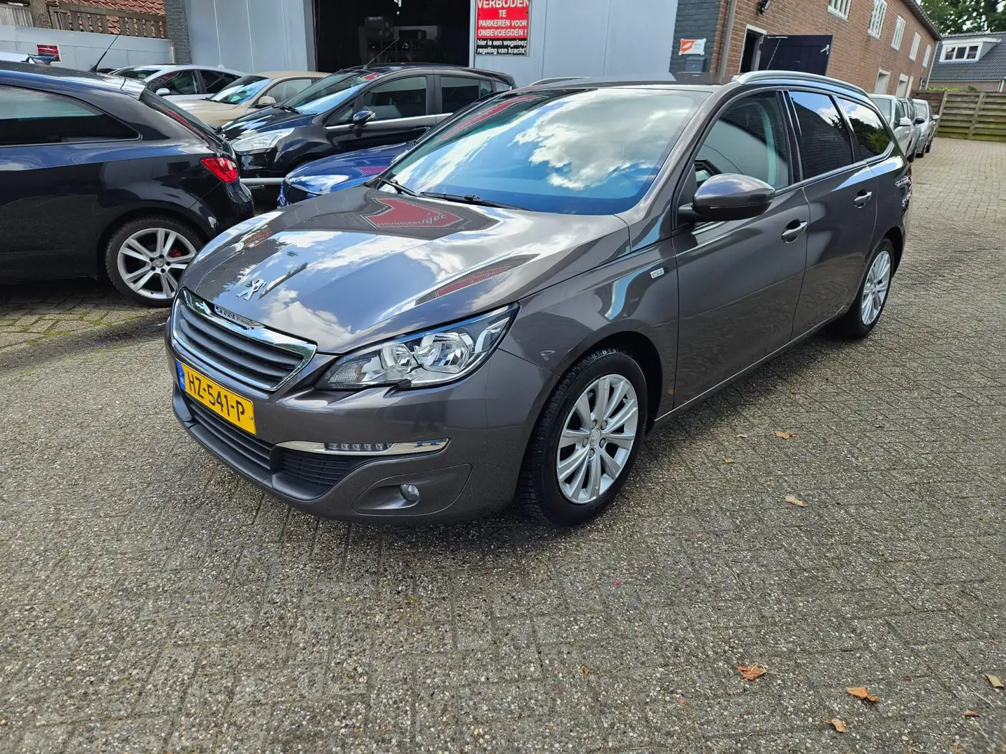 Peugeot 308 SW 1.2 PureTech Style Grijs - 2