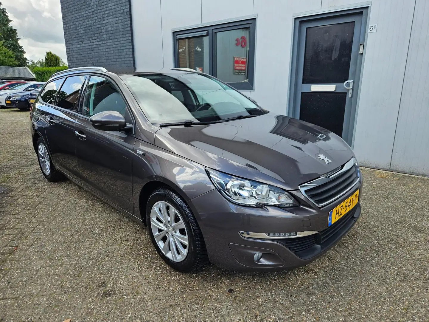 Peugeot 308 SW 1.2 PureTech Style Grijs - 1