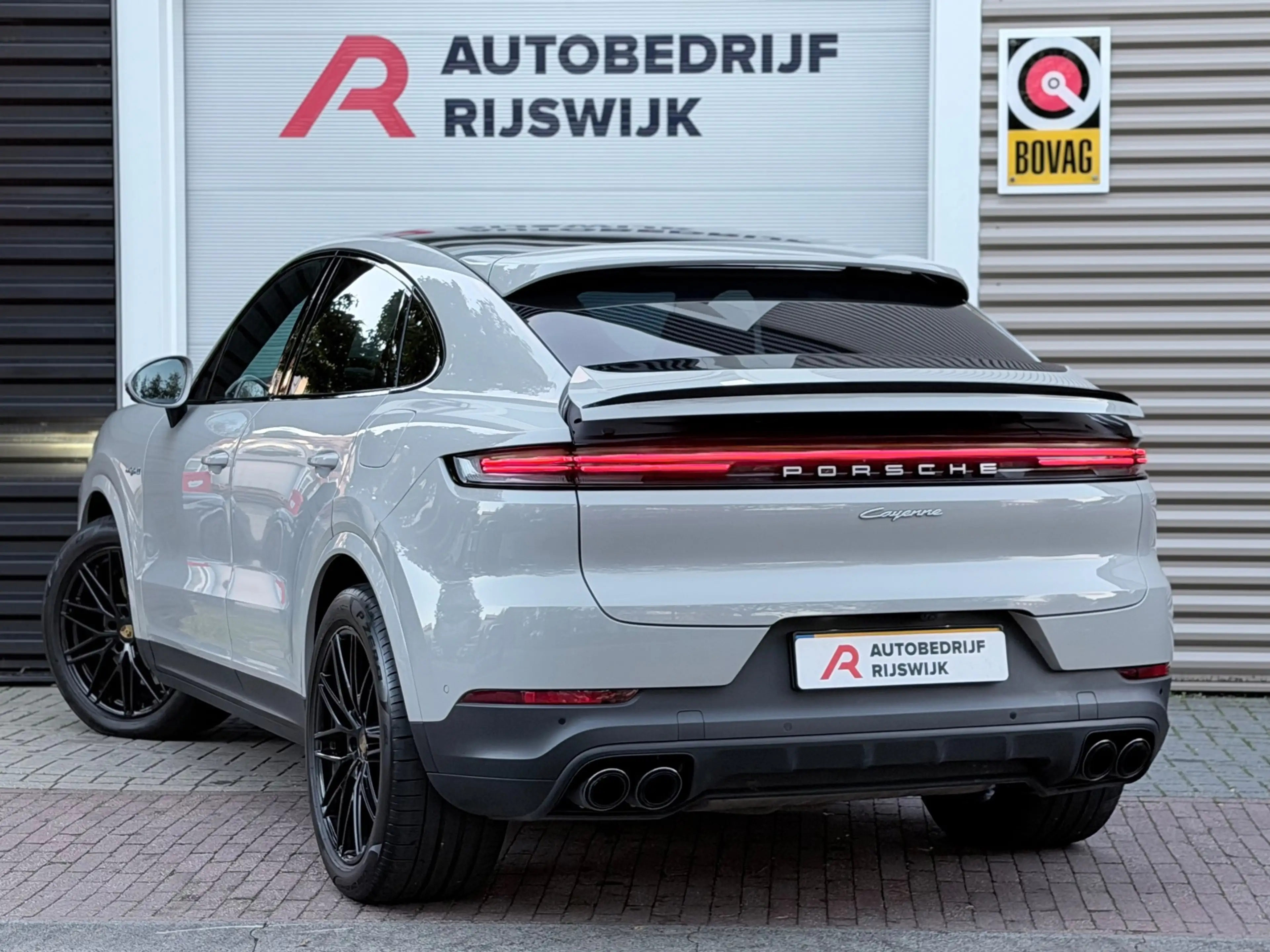 Porsche Cayenne 3.0 E-Hybrid Pano/Bose/360/Memory — photo 3