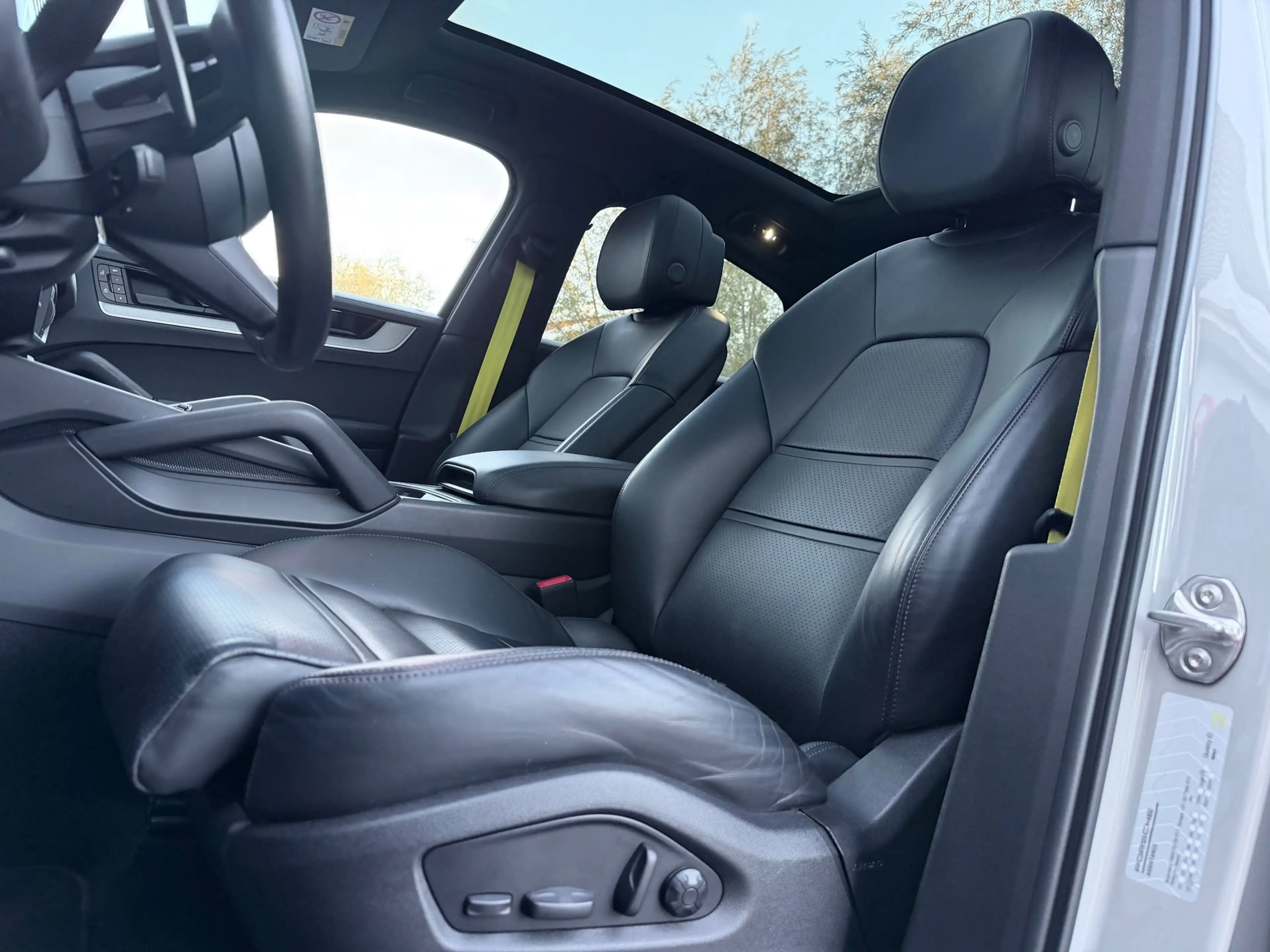 Porsche Cayenne 3.0 E-Hybrid Pano/Bose/360/Memory — photo 12