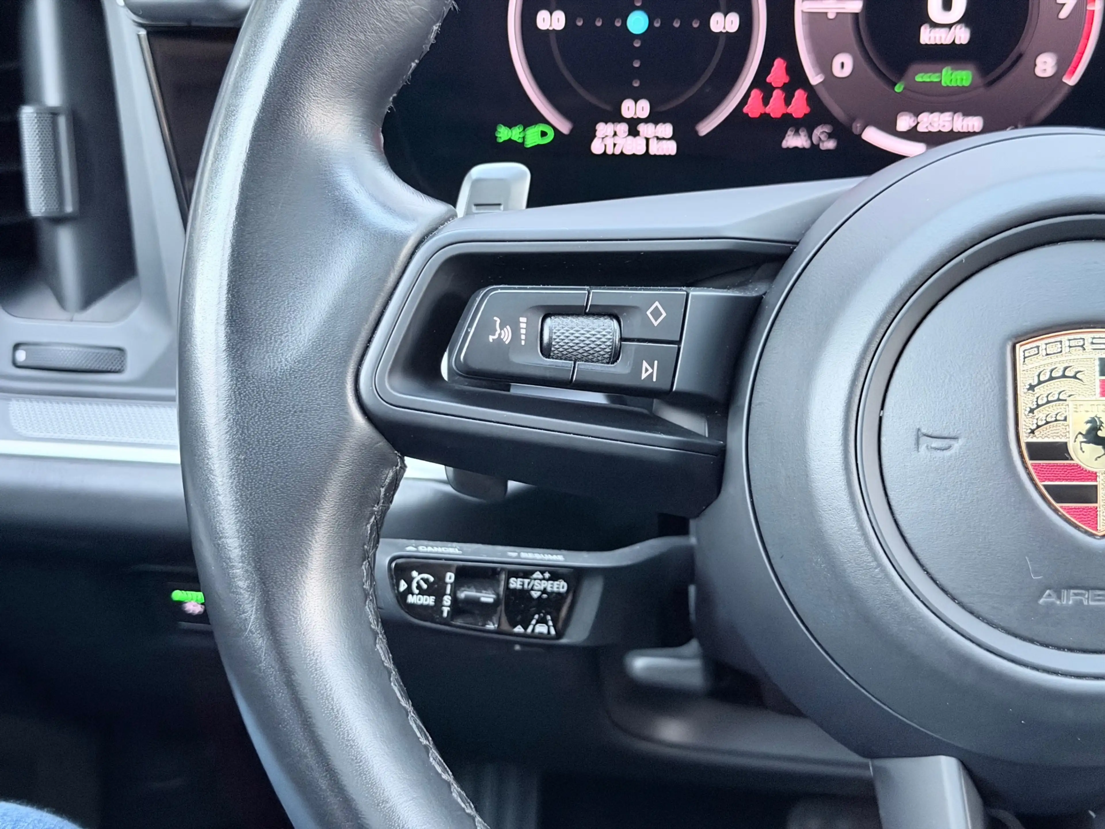 Porsche Cayenne 3.0 E-Hybrid Pano/Bose/360/Memory — photo 17