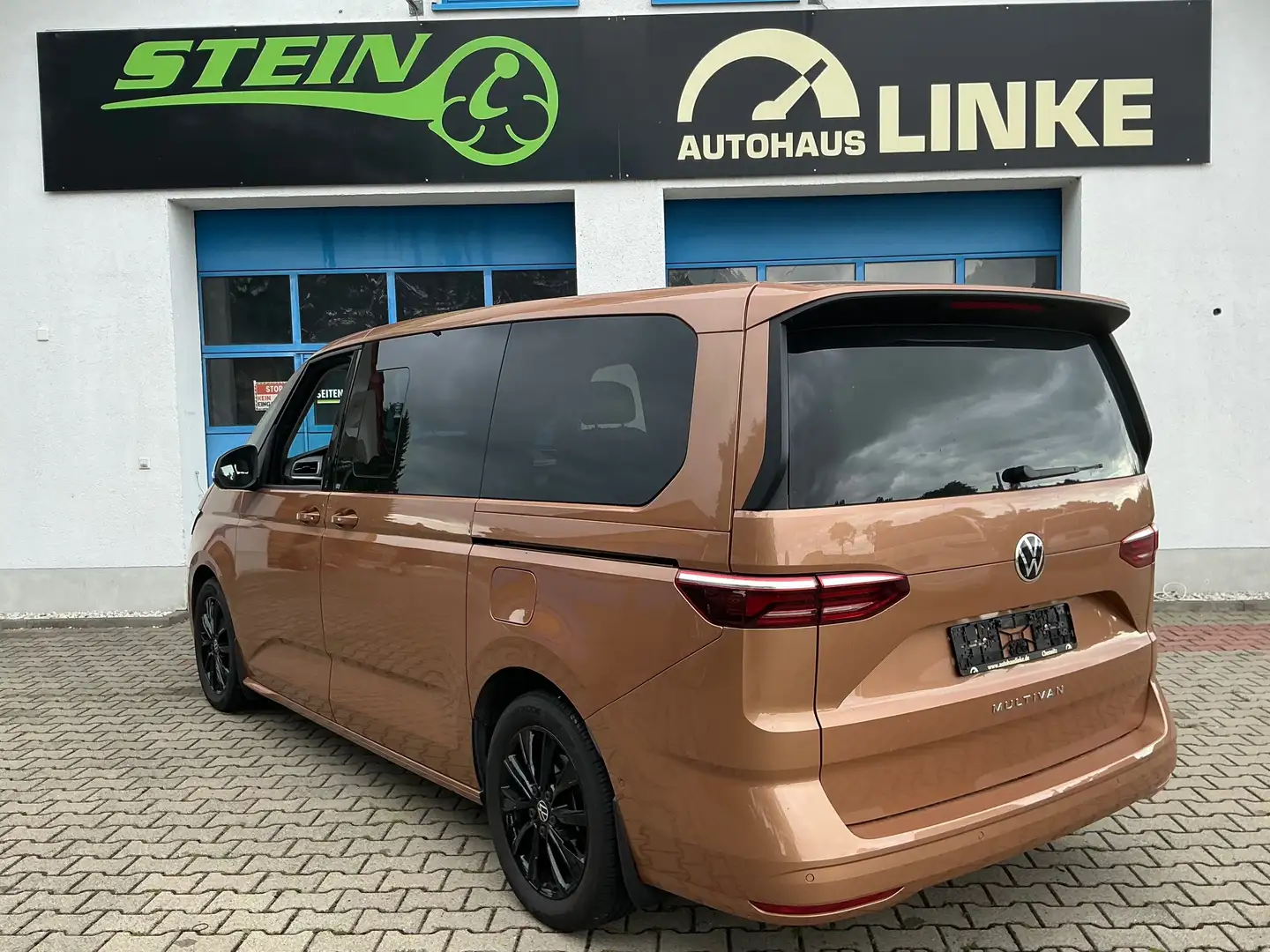 Volkswagen T7 Multivan DSG LÜ lang Gar.bis29 GuteNacht Massage FW 92NP Bronze - 2