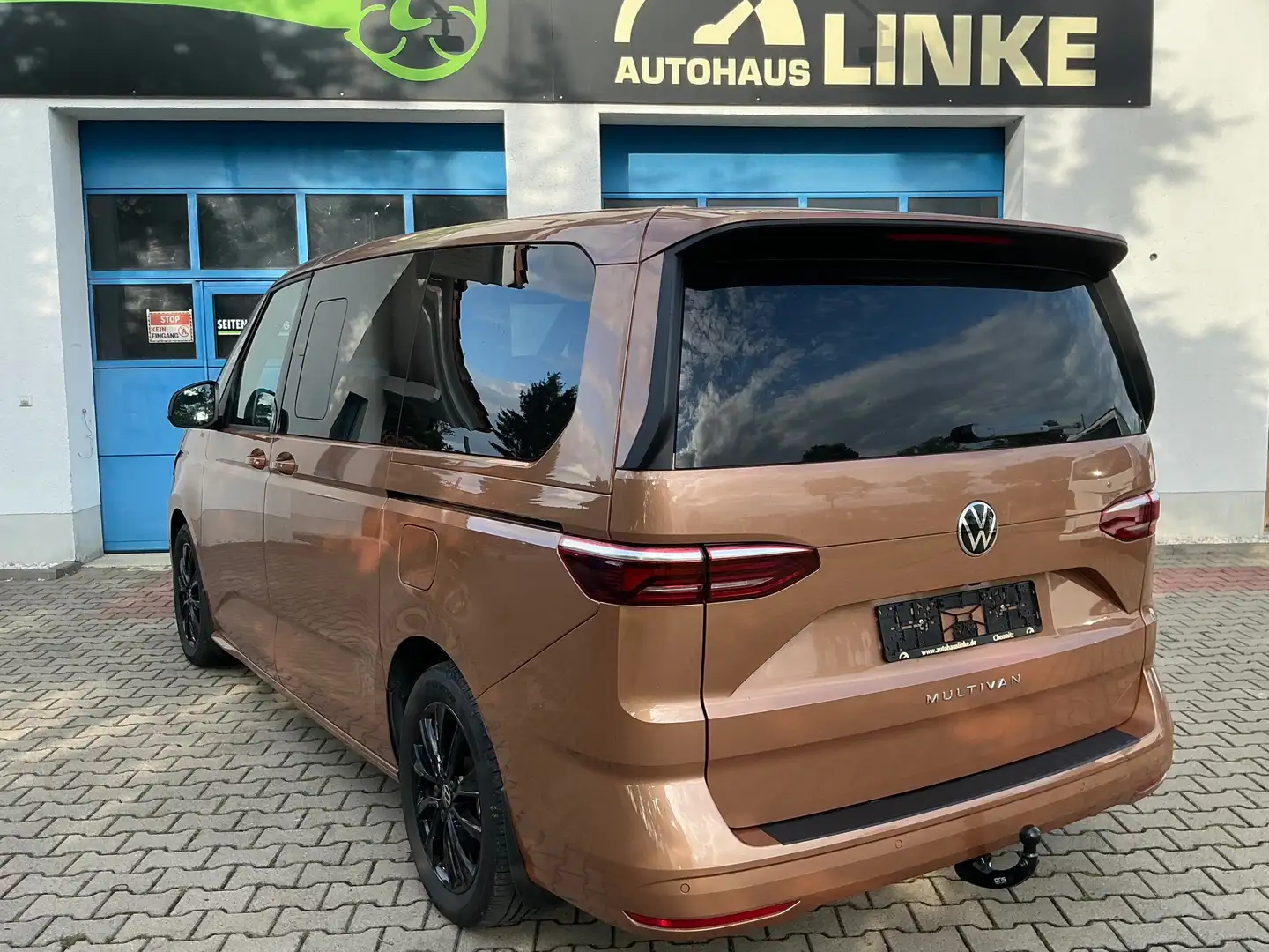 Volkswagen T7 Multivan DSG LÜ lang Gar.bis29 GuteNacht Massage FW 92NP Bronz - 2