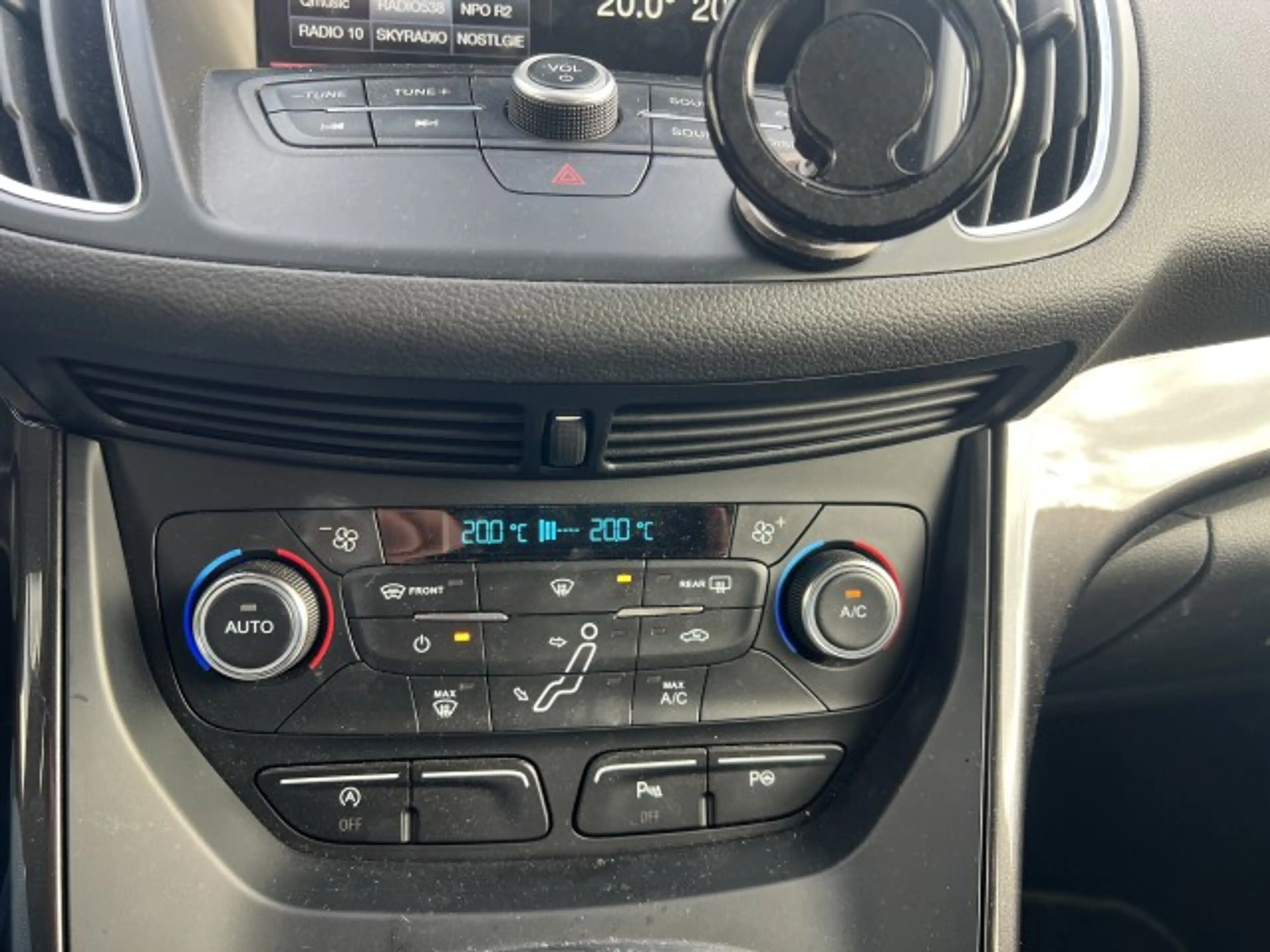 Ford C-Max 1.0 EcoBoost 125pk Titanium , trekhaak , voorruitv — photo 16