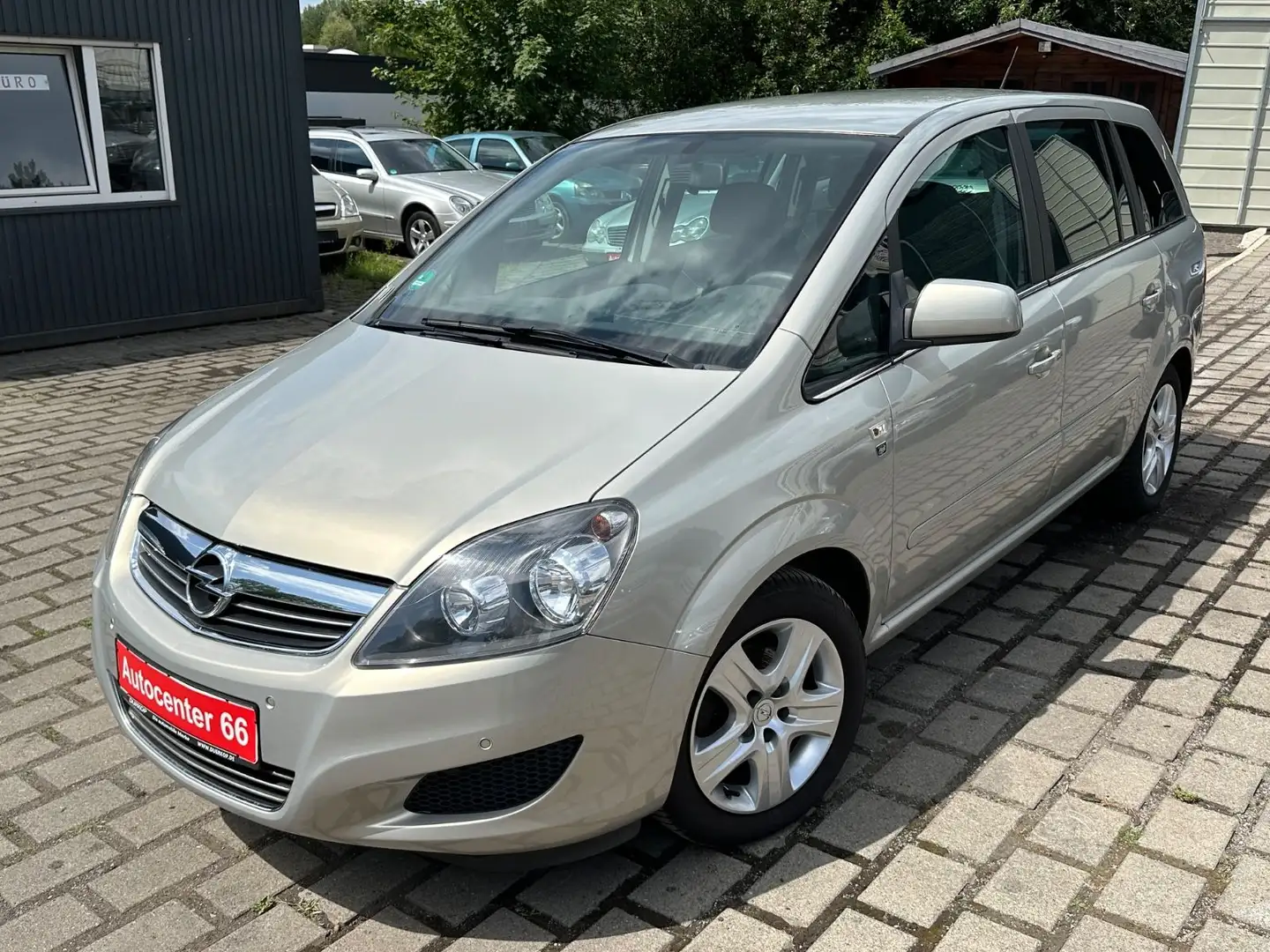 Opel Zafira B Edition 111 Jahre*7-SITZER*2.HAND*TÜVNE Beige - 1
