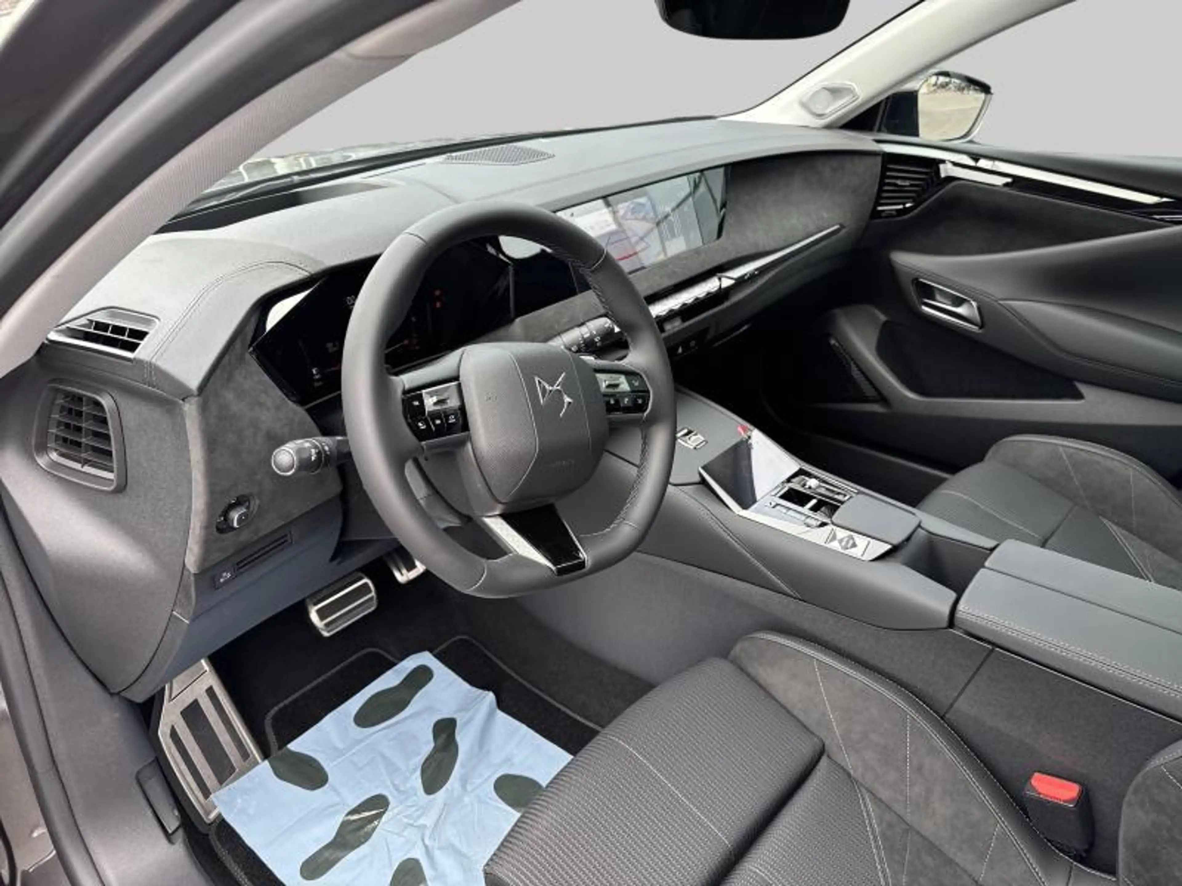 DS Automobiles DS 4 ETOILE — photo 11