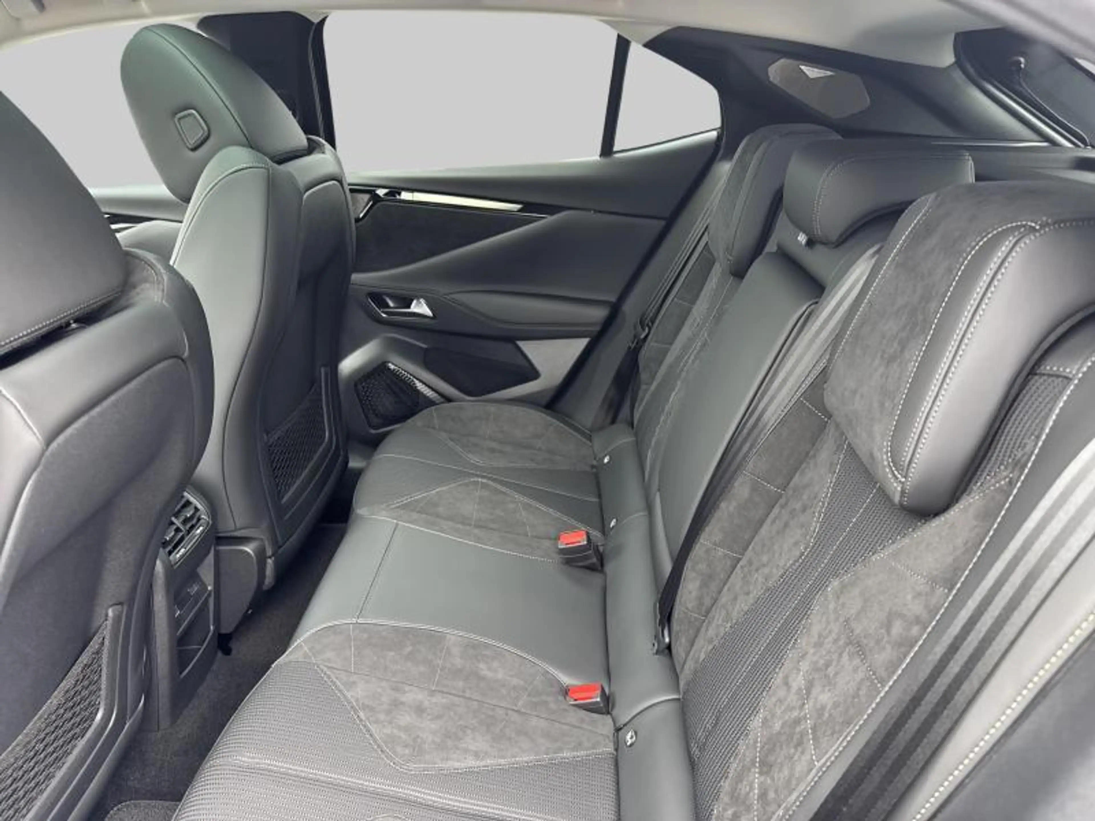 DS Automobiles DS 4 ETOILE — photo 12