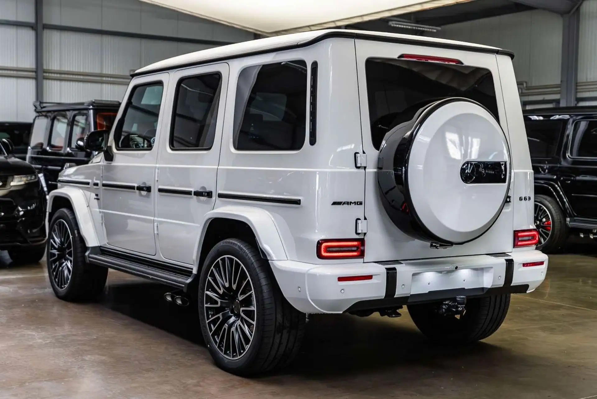 벤츠 G-Class G 63 AMG 2026 실버 사진 2