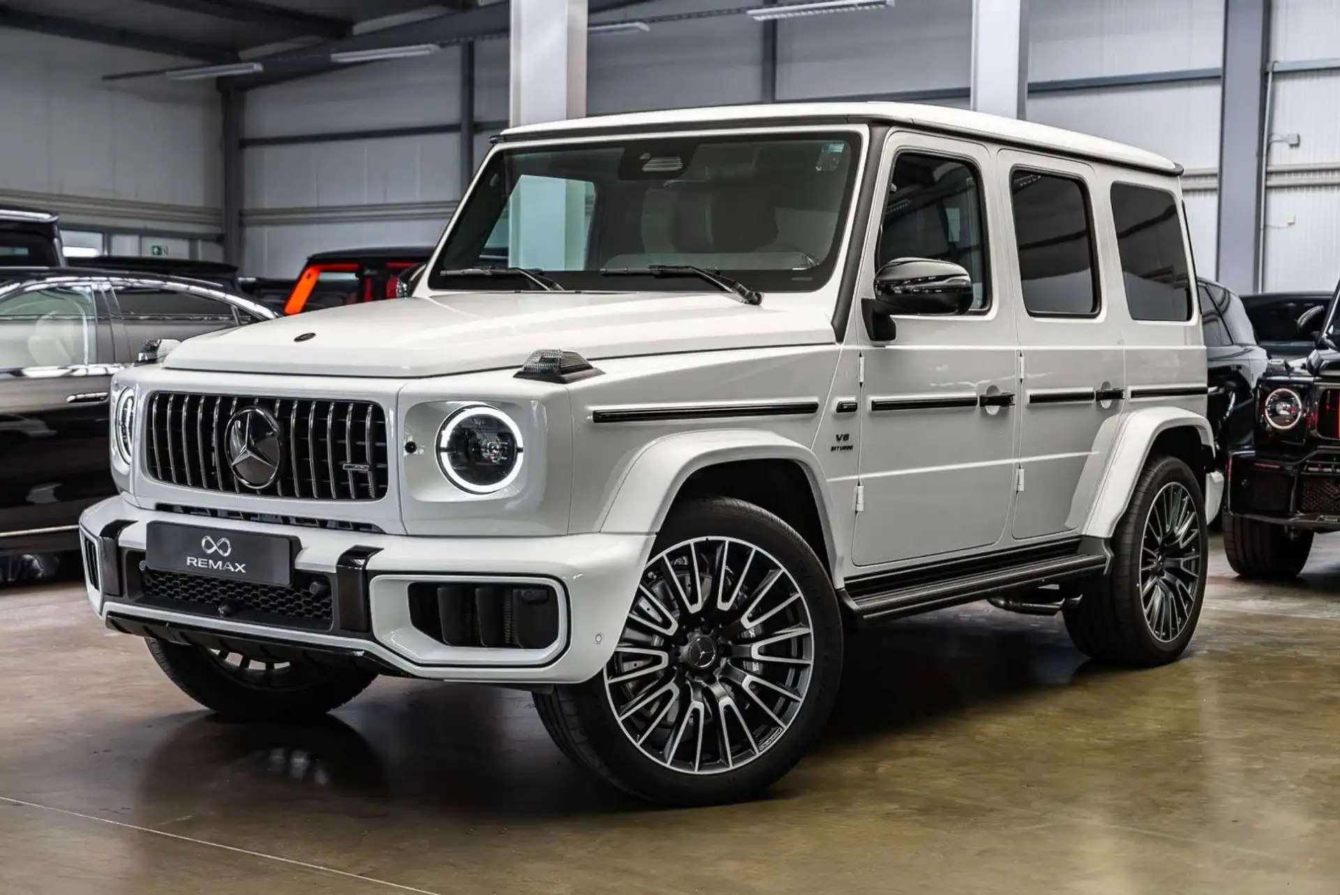 벤츠 G-Class G 63 AMG 2026 실버 사진 5