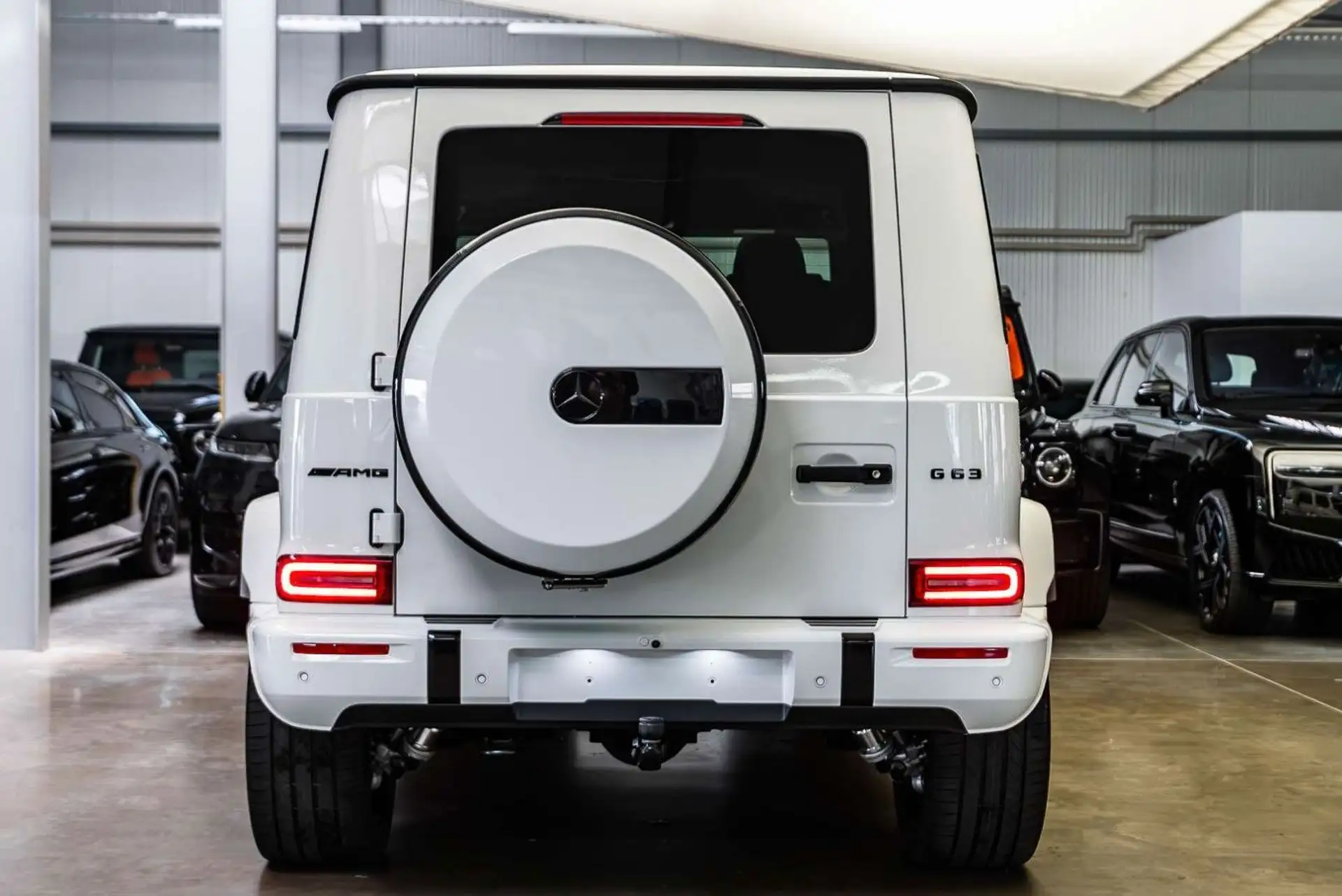 벤츠 G-Class G 63 AMG 2026 실버 사진 3