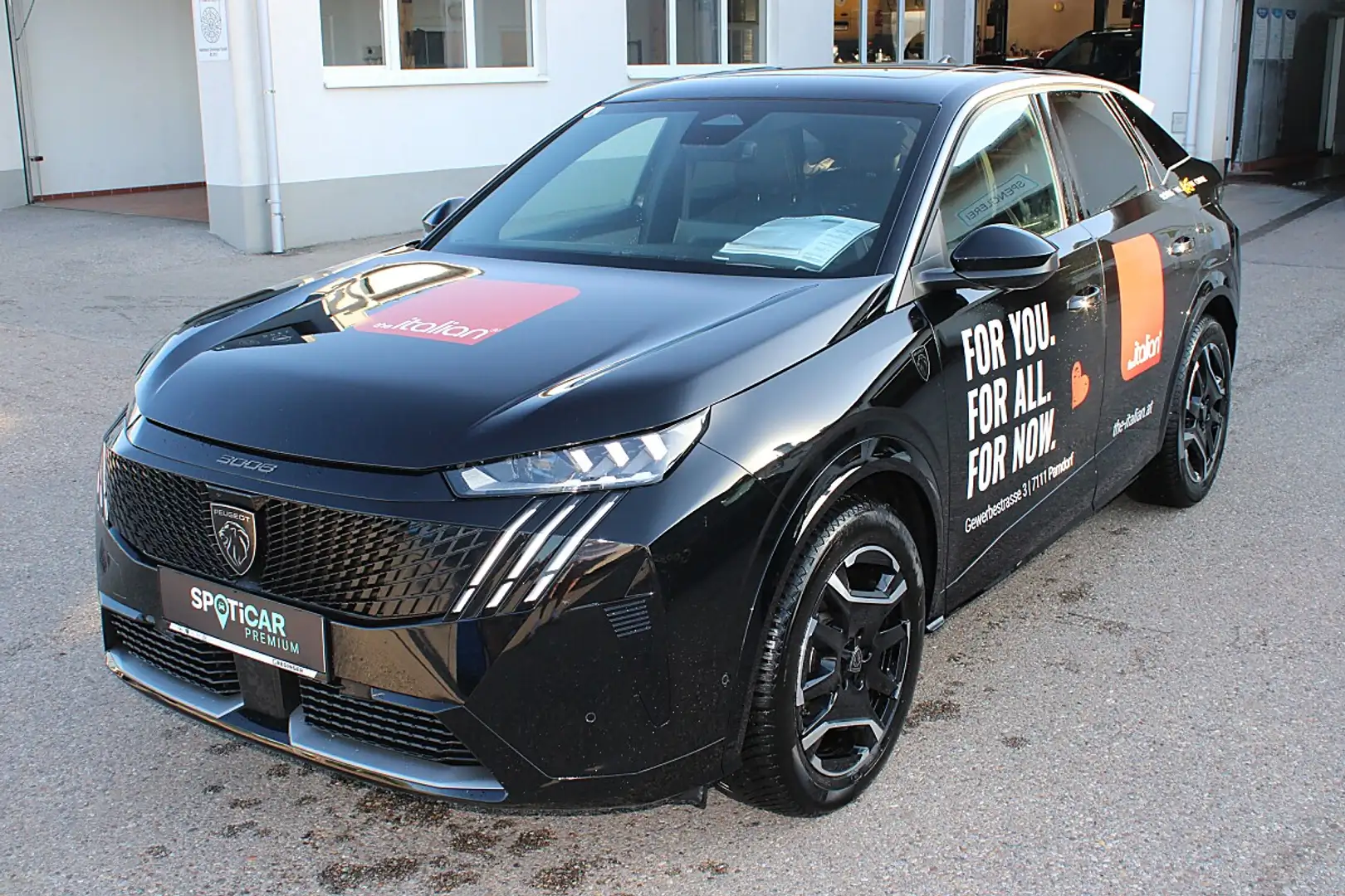 Peugeot 3008 Elektro 210 73kWh Schwarz - 1