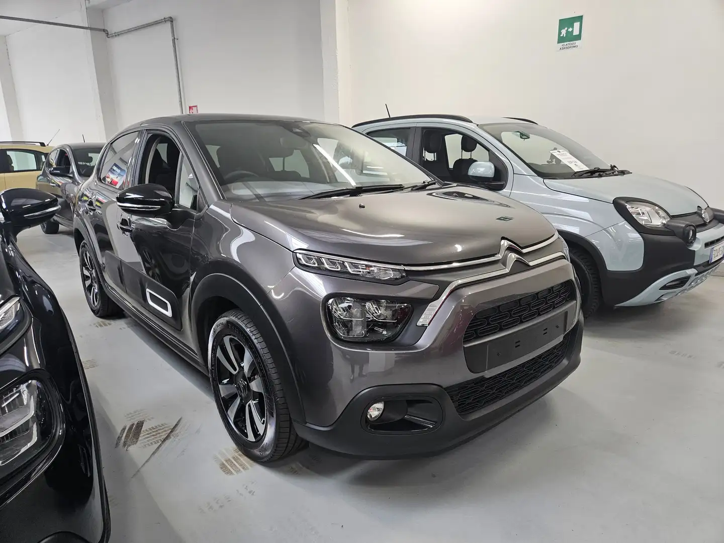 Citroen C3 C3 1.2 Max s&s 110cv Gris - 1