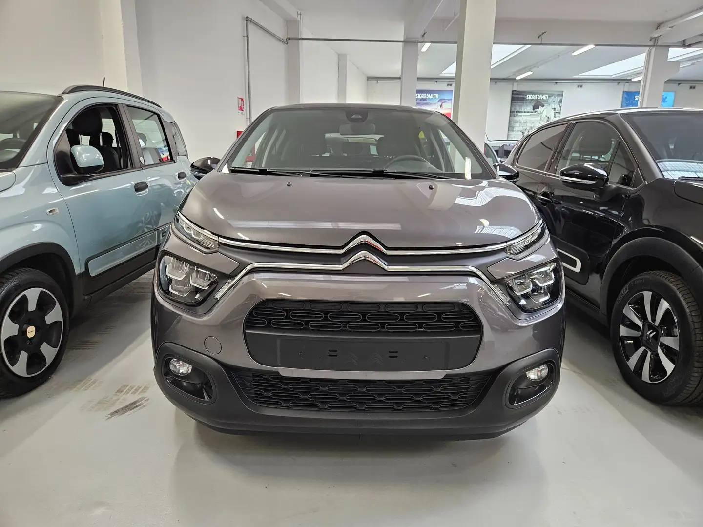 Citroen C3 C3 1.2 Max s&s 110cv Gris - 2
