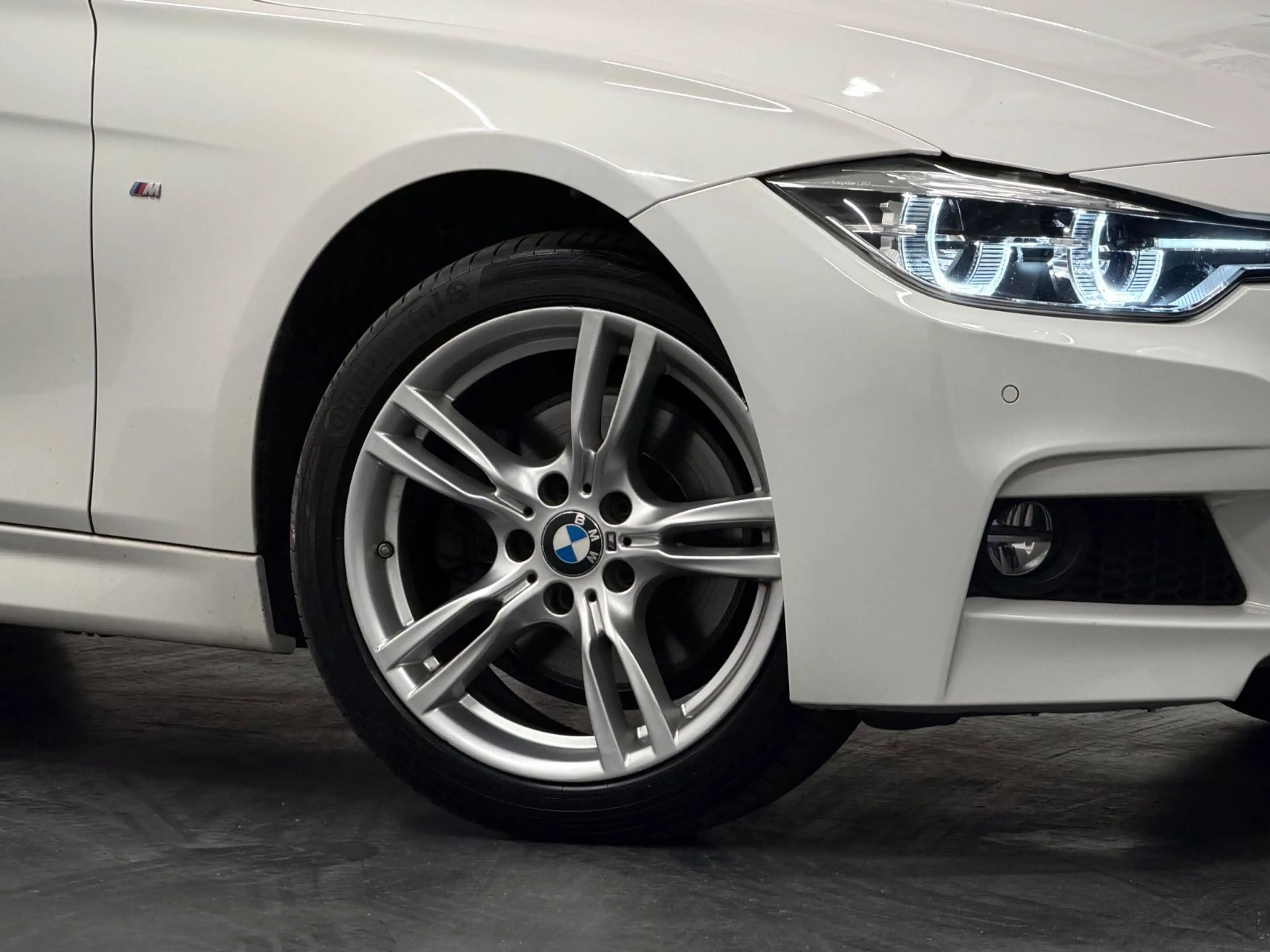 BMW 330 d M-Sport PANO/ACC/NAVI/SPUR-H/ALCANTARA/AHK — photo 9