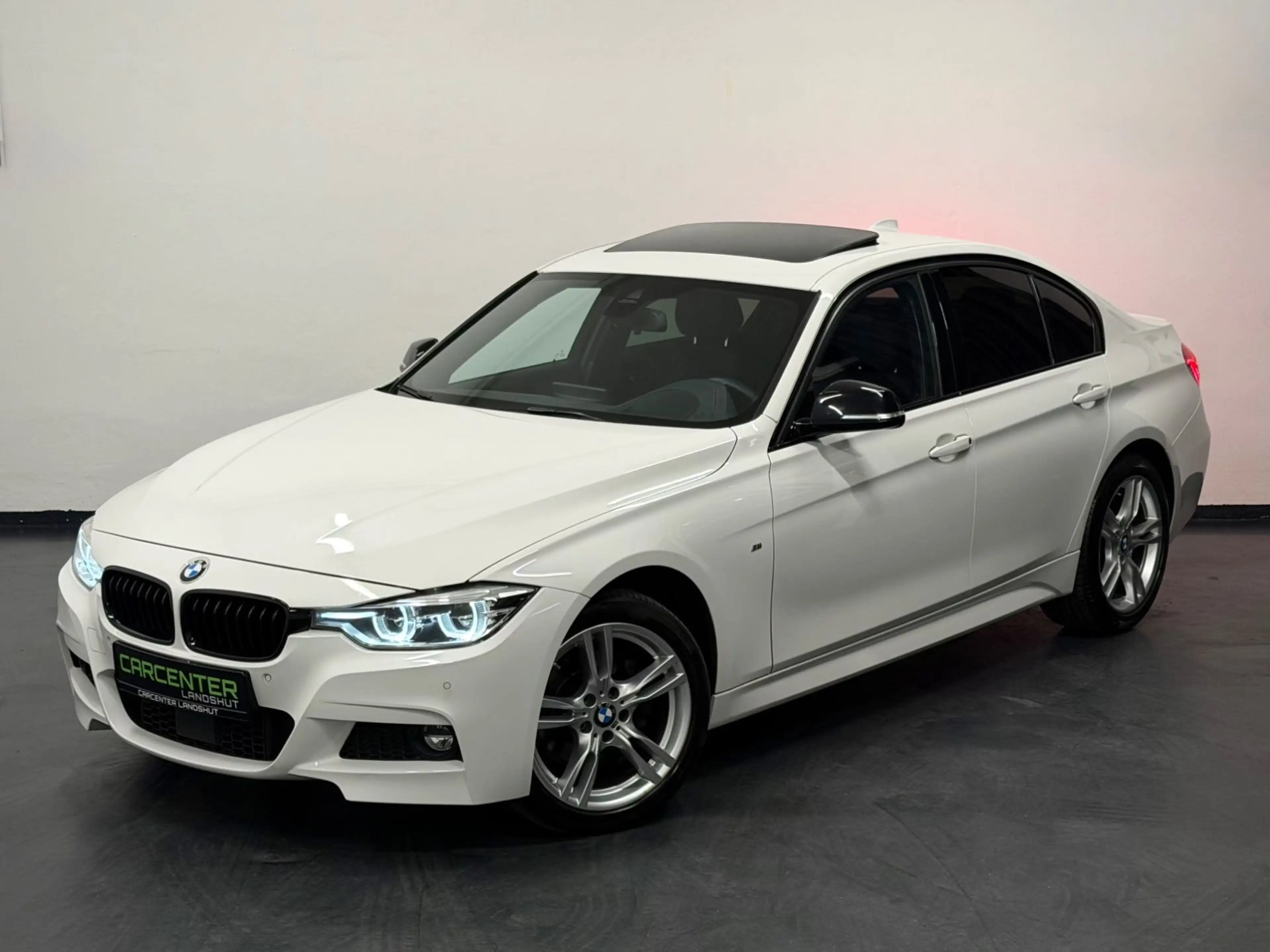 BMW 330 d M-Sport PANO/ACC/NAVI/SPUR-H/ALCANTARA/AHK — photo 2