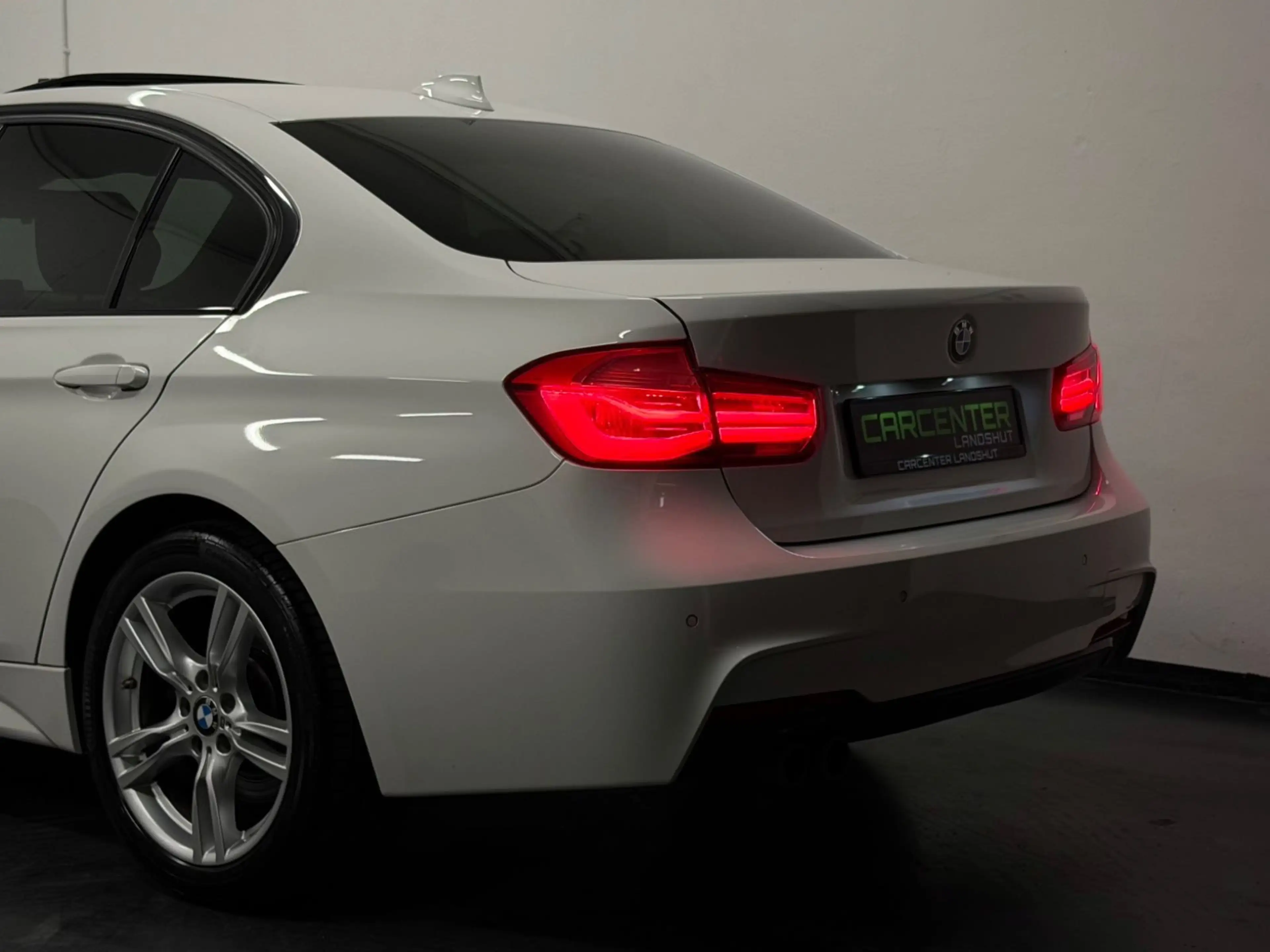 BMW 330 d M-Sport PANO/ACC/NAVI/SPUR-H/ALCANTARA/AHK — photo 13