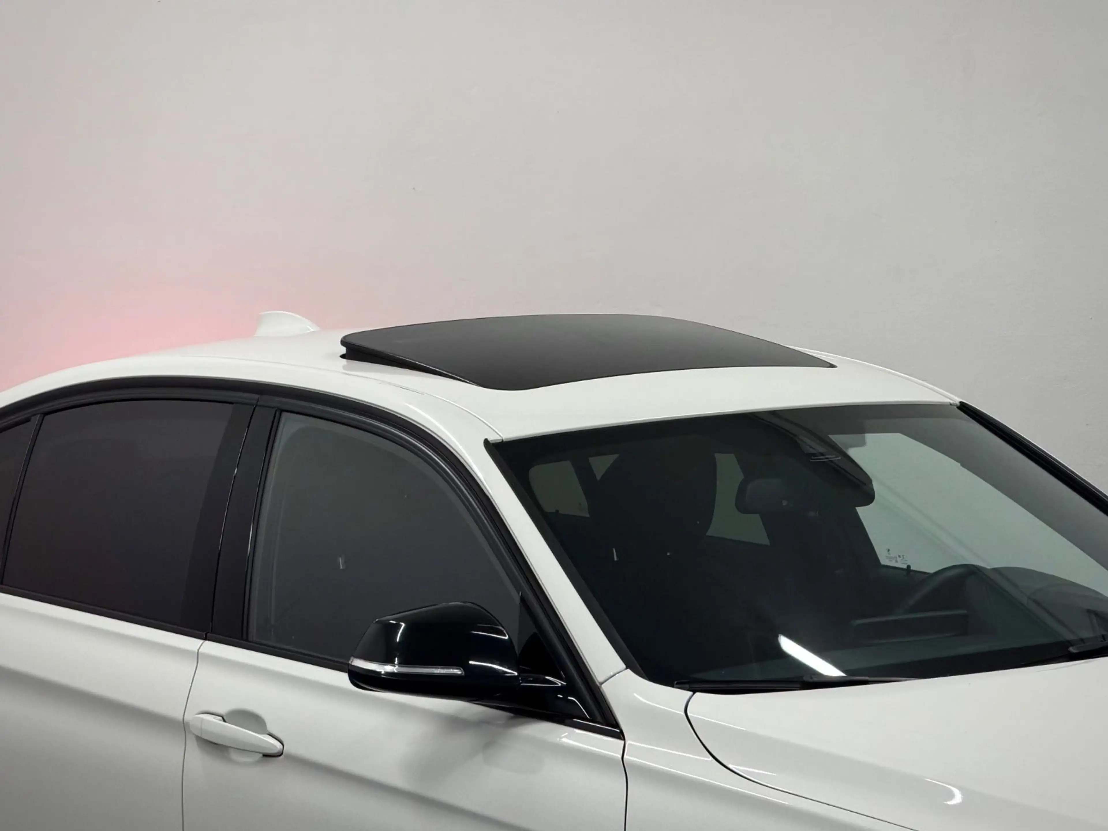 BMW 330 d M-Sport PANO/ACC/NAVI/SPUR-H/ALCANTARA/AHK — photo 8