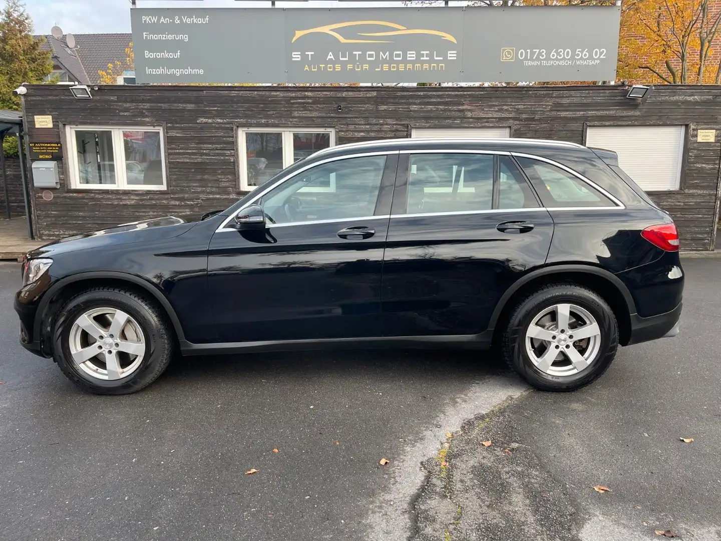 Mercedes-Benz GLC 220 d 4Matic ABW*SZHZ*NAVI*KLIMA*TEMP*AHK Schwarz - 2