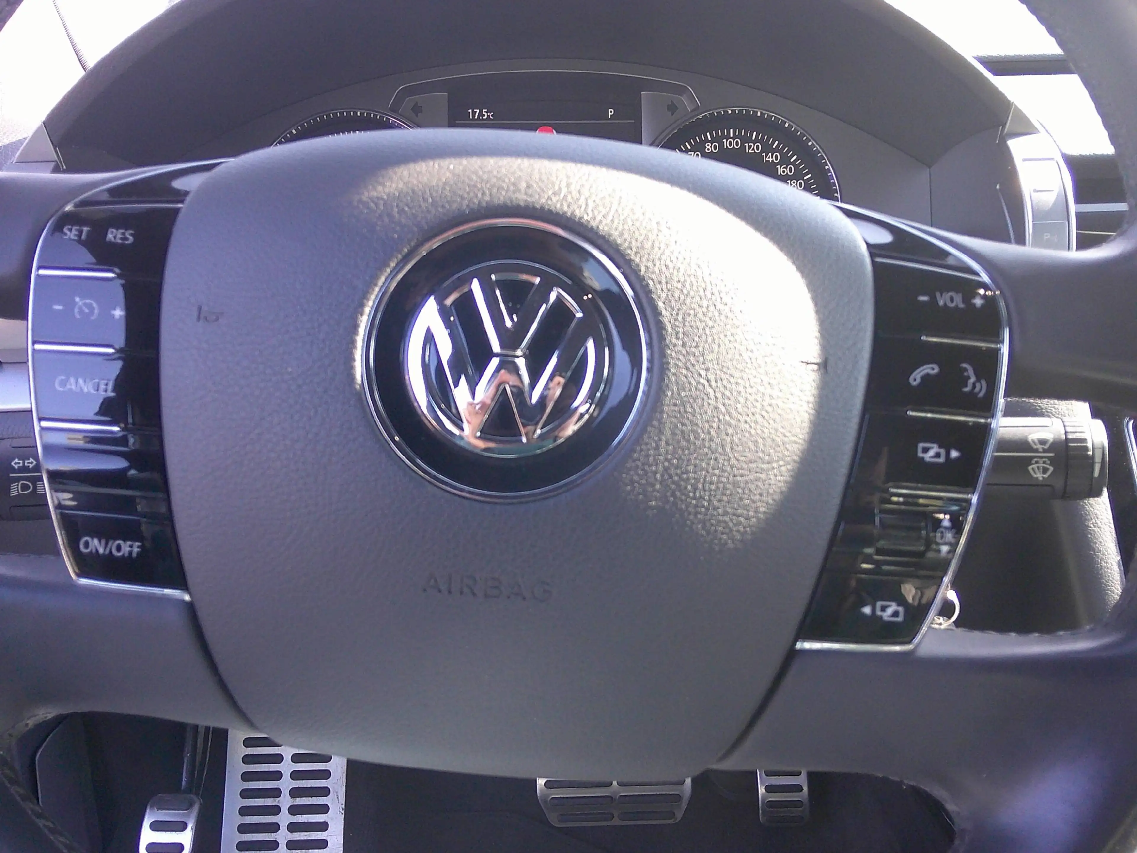 Volkswagen Phaeton V8 5-Sitzer 4Motion — photo 9
