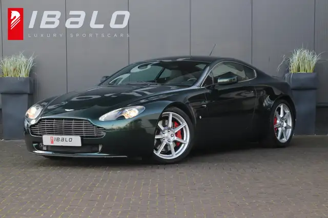 Aston Martin Vantage V8 | Handbak 6 | Green Black | BTW-auto |