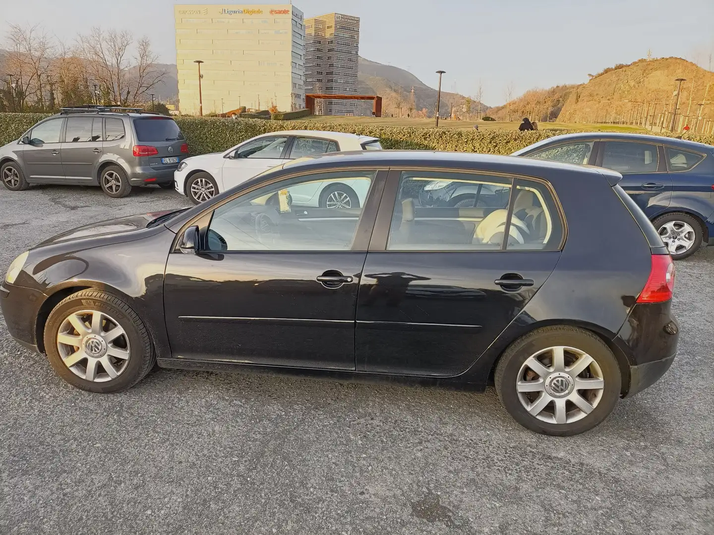 Volkswagen Golf 5p 2.0 tdi Sportline - 2