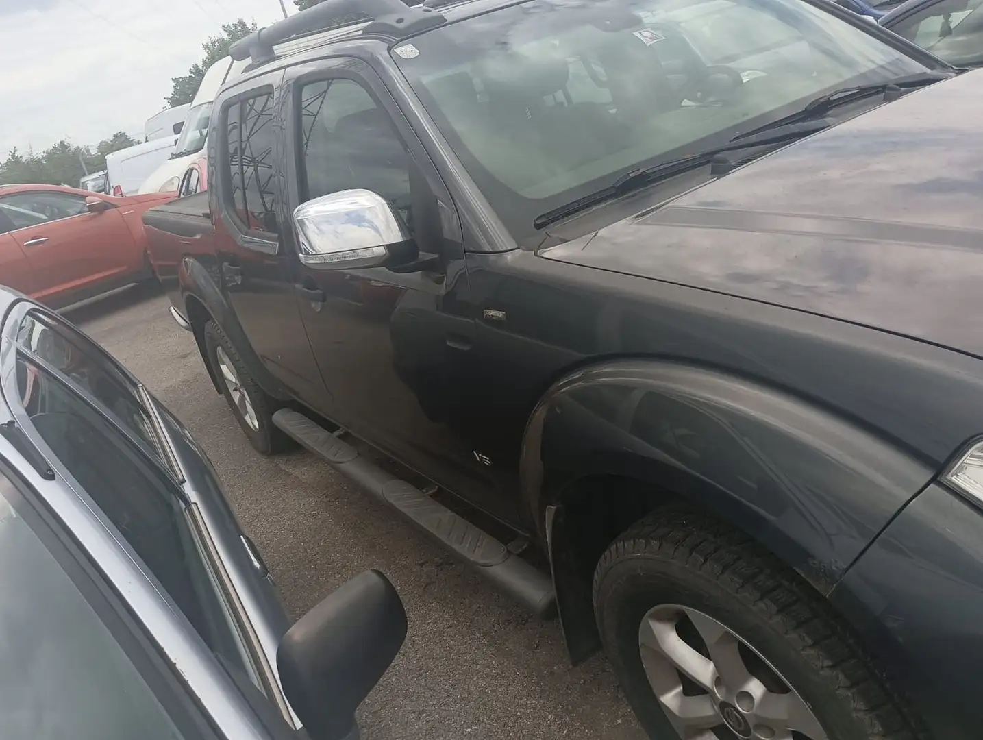 Nissan Navara 3 Liter Negro - 1