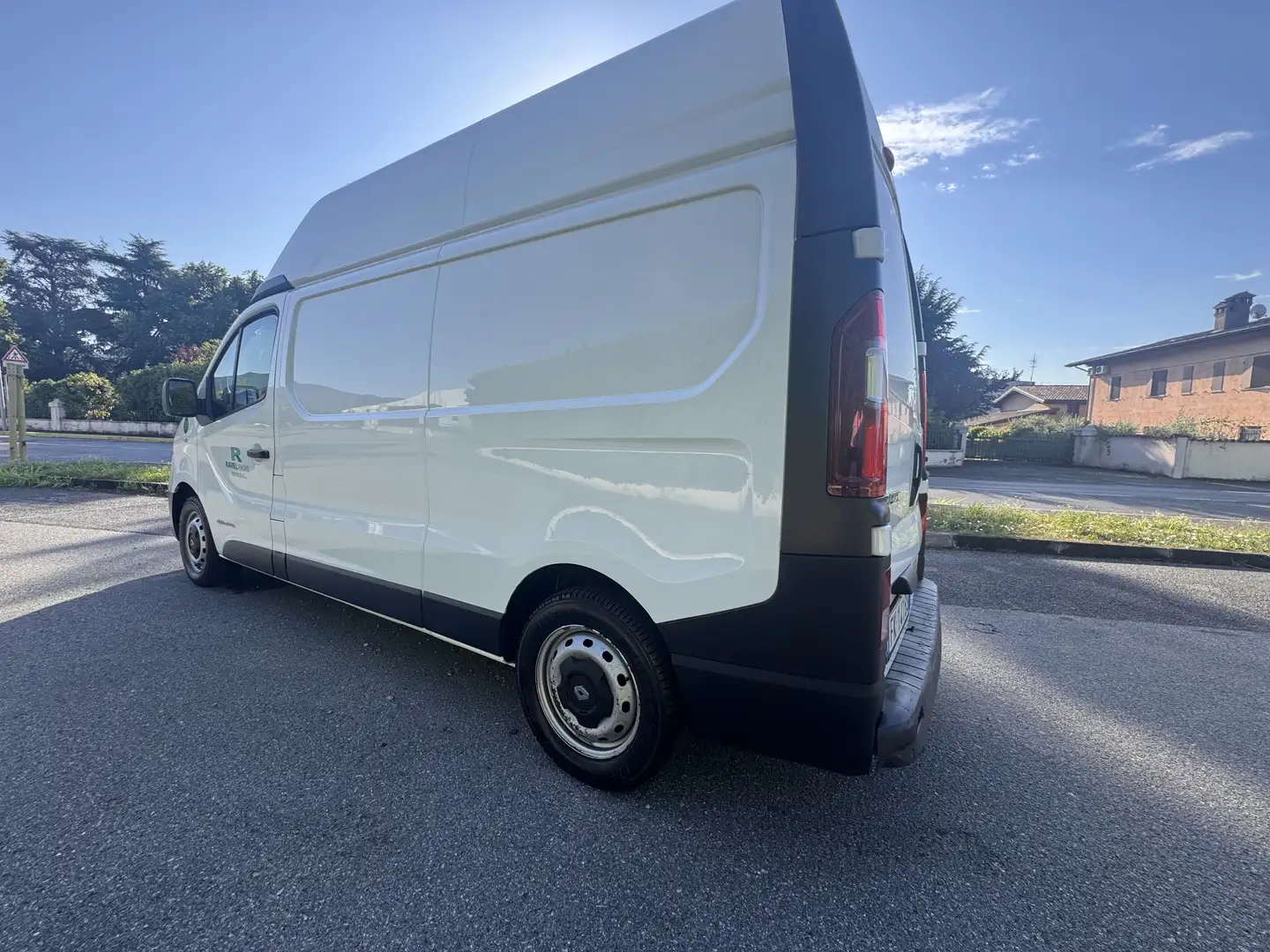 Renault Trafic 1.6 diesel, euro 6b, anno 2017, passo alto - 1