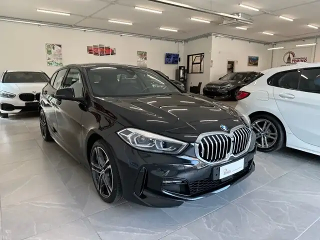 BMW 1 Series view 3