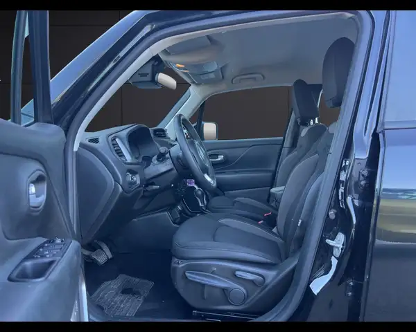 Jeep Renegade view 9