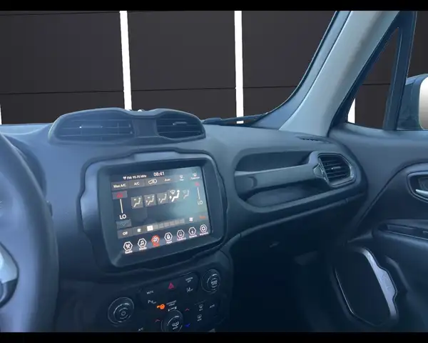 Jeep Renegade view 14