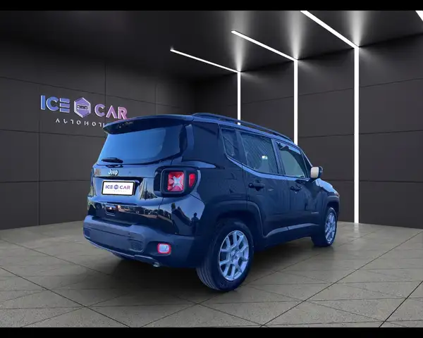 Jeep Renegade view 5