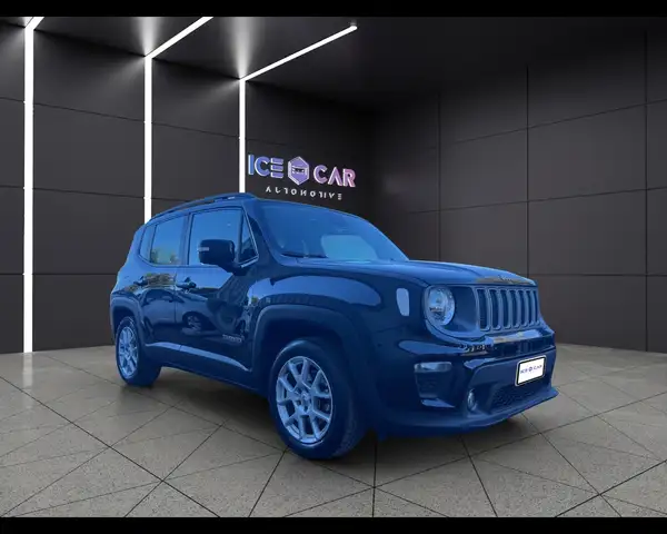 Jeep Renegade view 3
