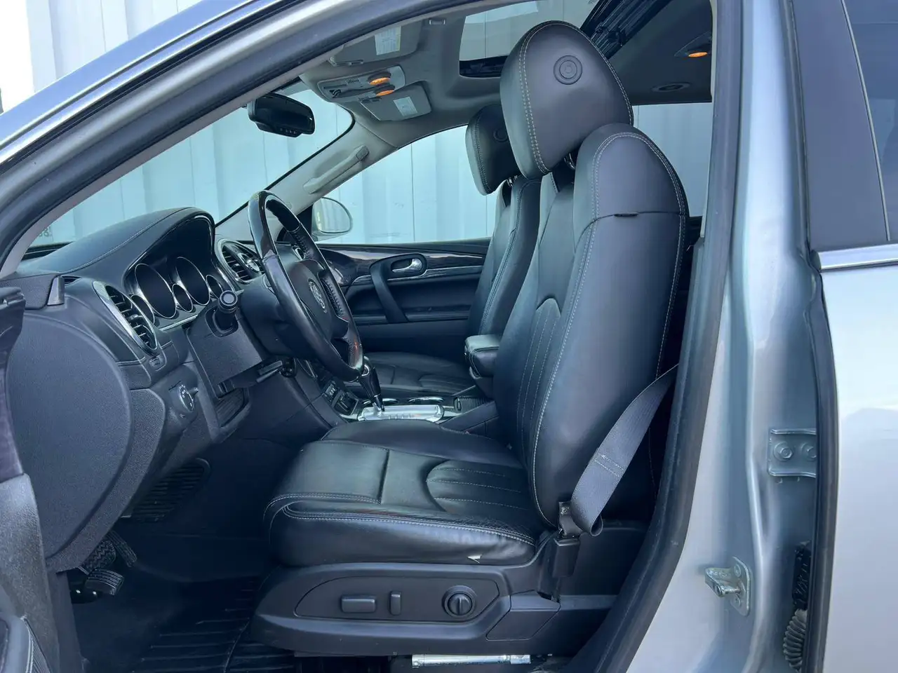 Buick Enclave снимка Buick Enclave