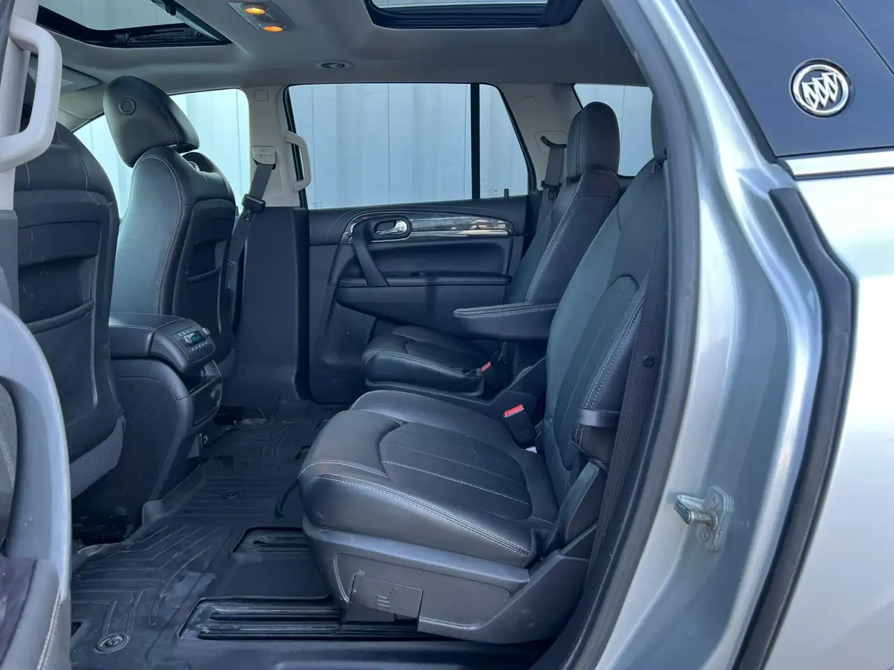 Buick Enclave снимка Buick Enclave