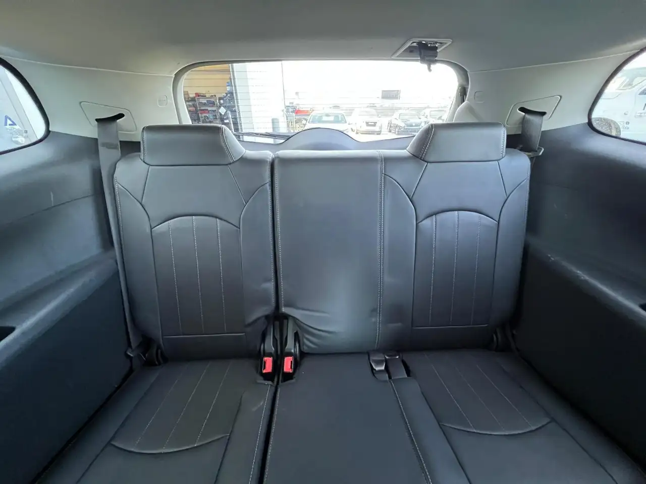 Buick Enclave снимка Buick Enclave