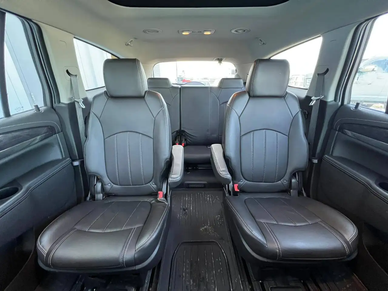 Buick Enclave снимка Buick Enclave