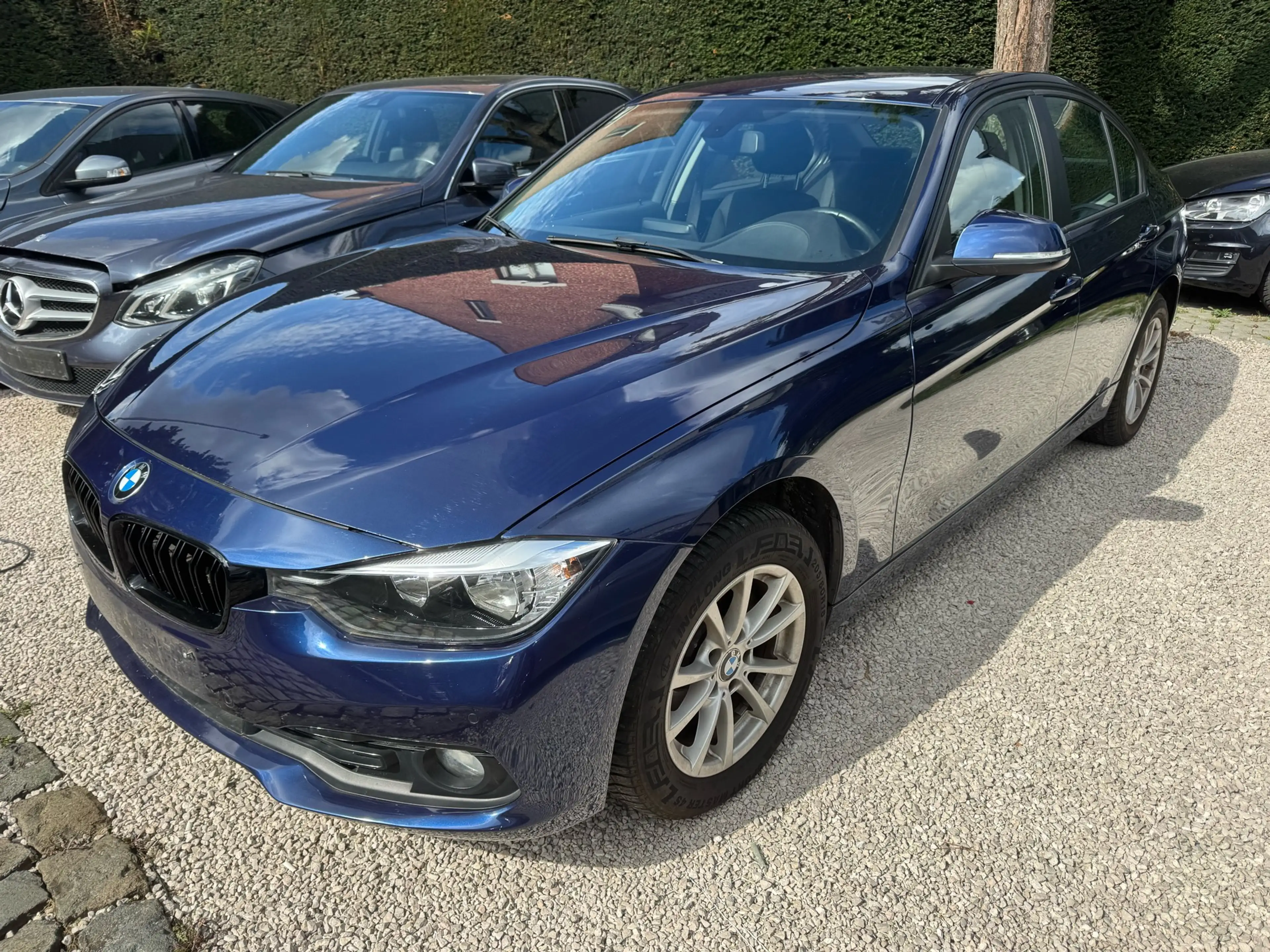 BMW 318 iA benzine - 78000KM - Garantie — photo 2