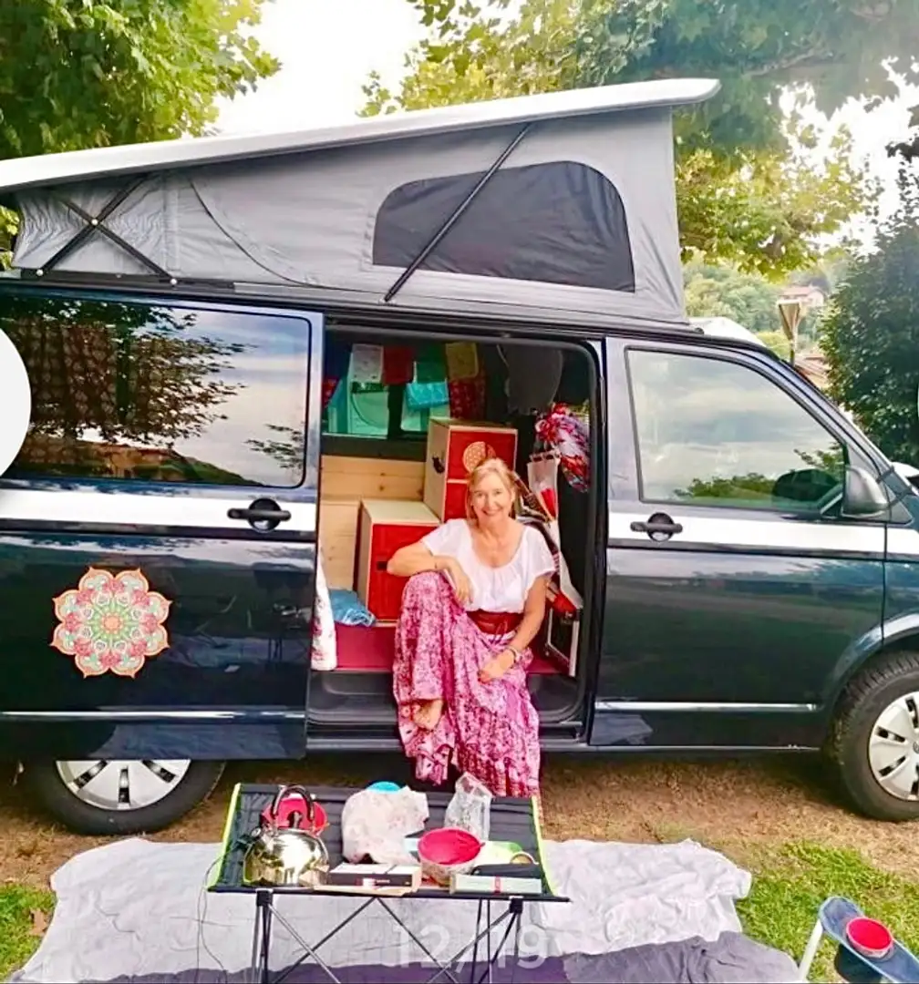 Volkswagen T6 Kombi Kék - 1