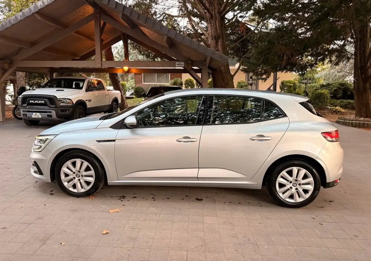 Renault Megane Berline — photo 7